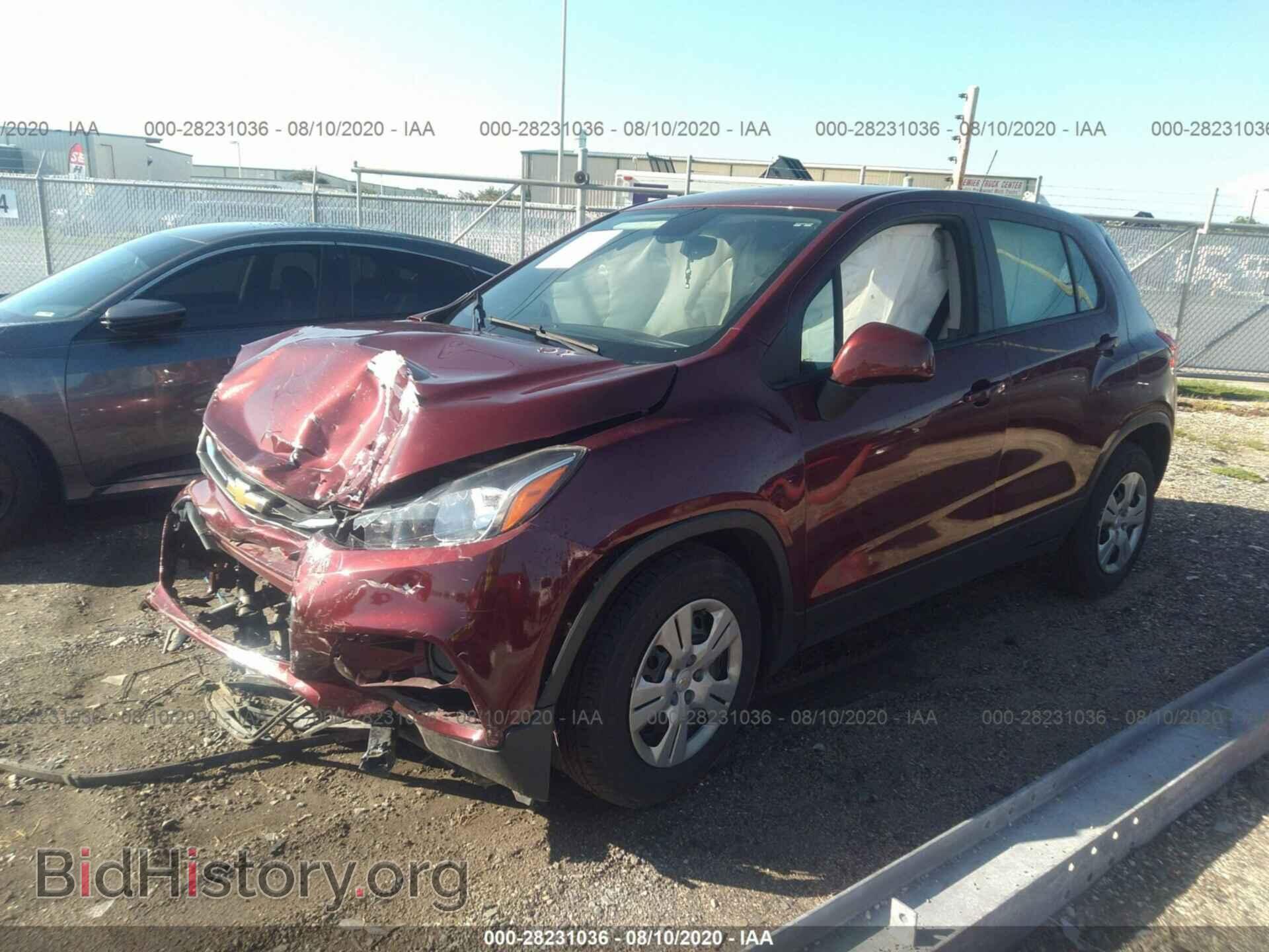 2017 CHEVROLET TRAX - VIN: 3GNCJKSB3HL193075 - Фото 2