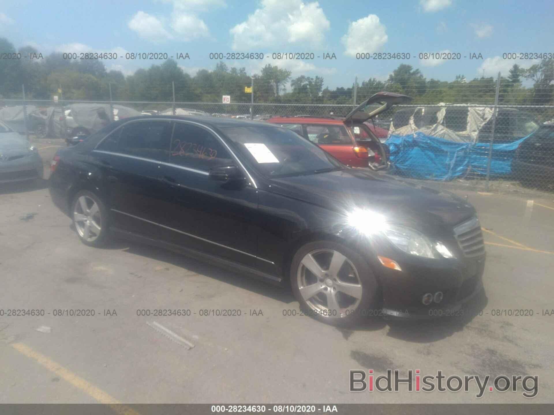 Photo WDDHF8HB2AA233434 - MERCEDES-BENZ E-CLASS 2010