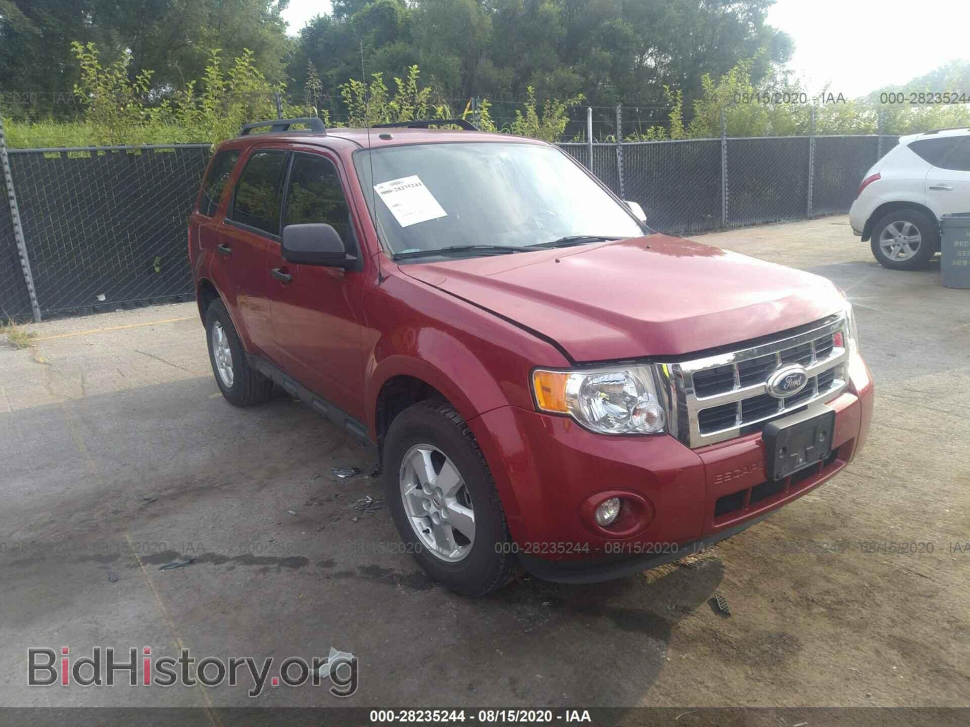 Фотография 1FMCU0DG8BKC53692 - FORD ESCAPE 2011
