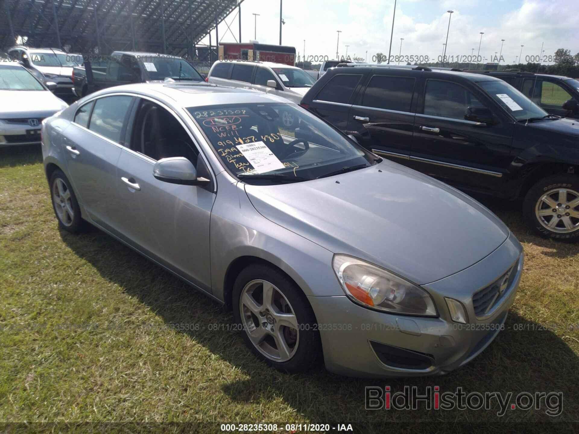 Photo YV1612FHXD2172069 - VOLVO S60 2013