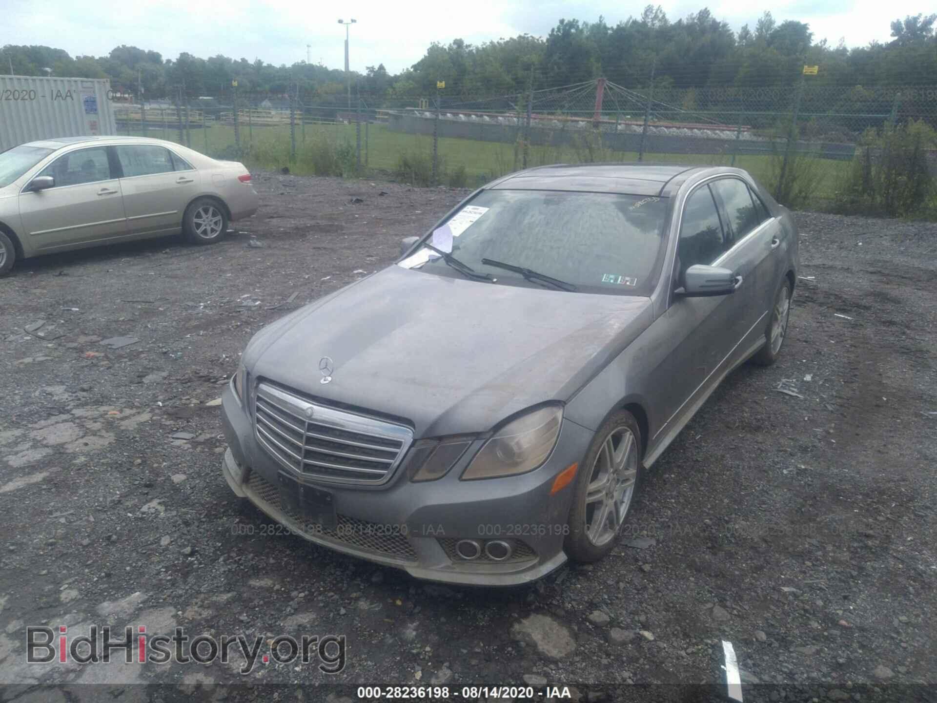 2010 MERCEDES-BENZ E-CLASS - VIN: WDDHF8HB3AA125937 - Фото 2