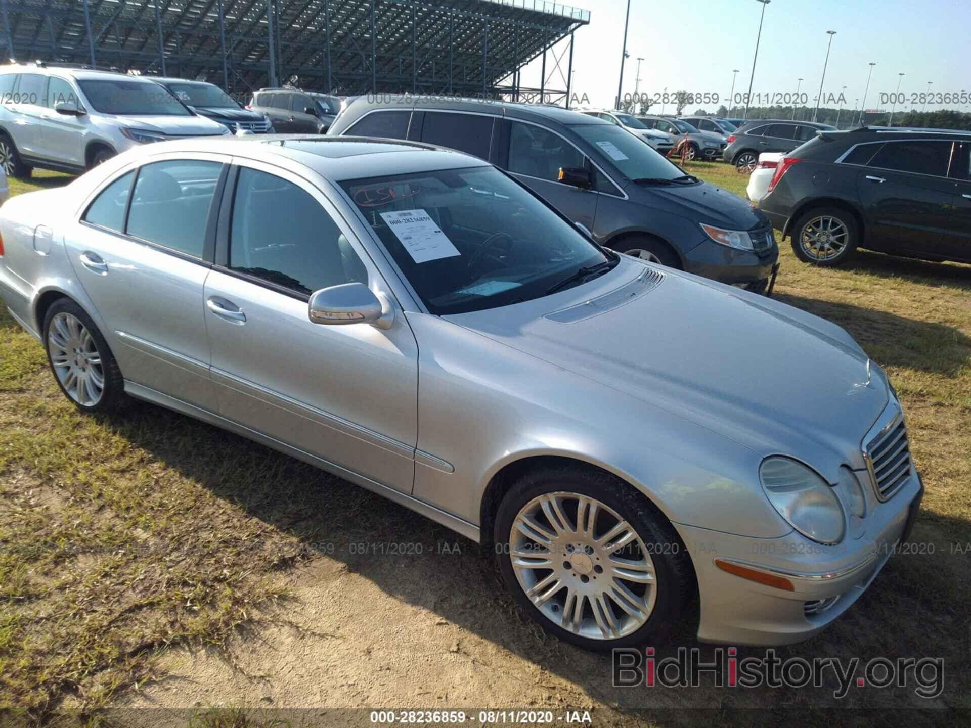 Photo WDBUF87X18B323232 - MERCEDES-BENZ E-CLASS 2008