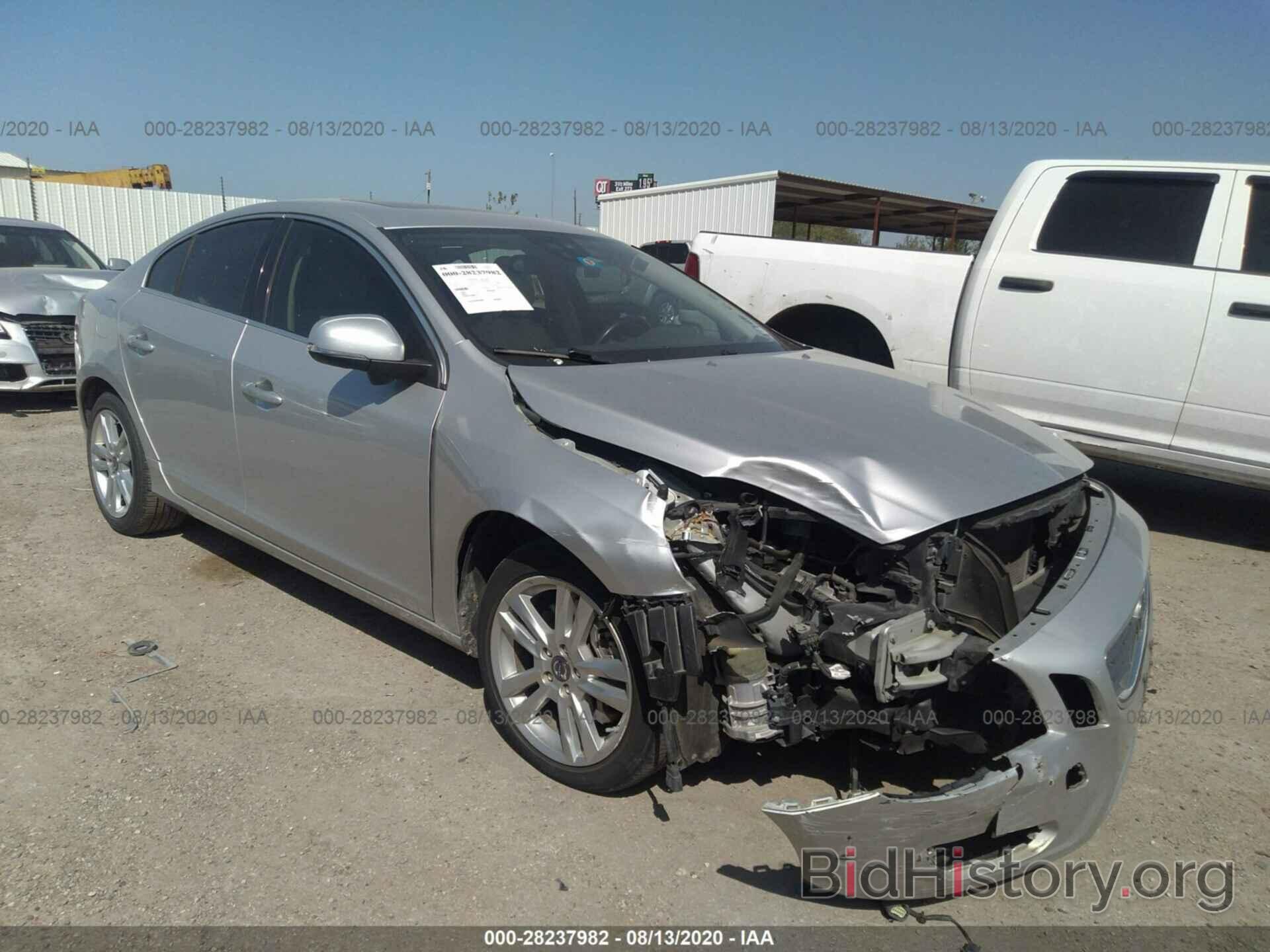 Photo YV1622FS0C2077673 - VOLVO S60 2012