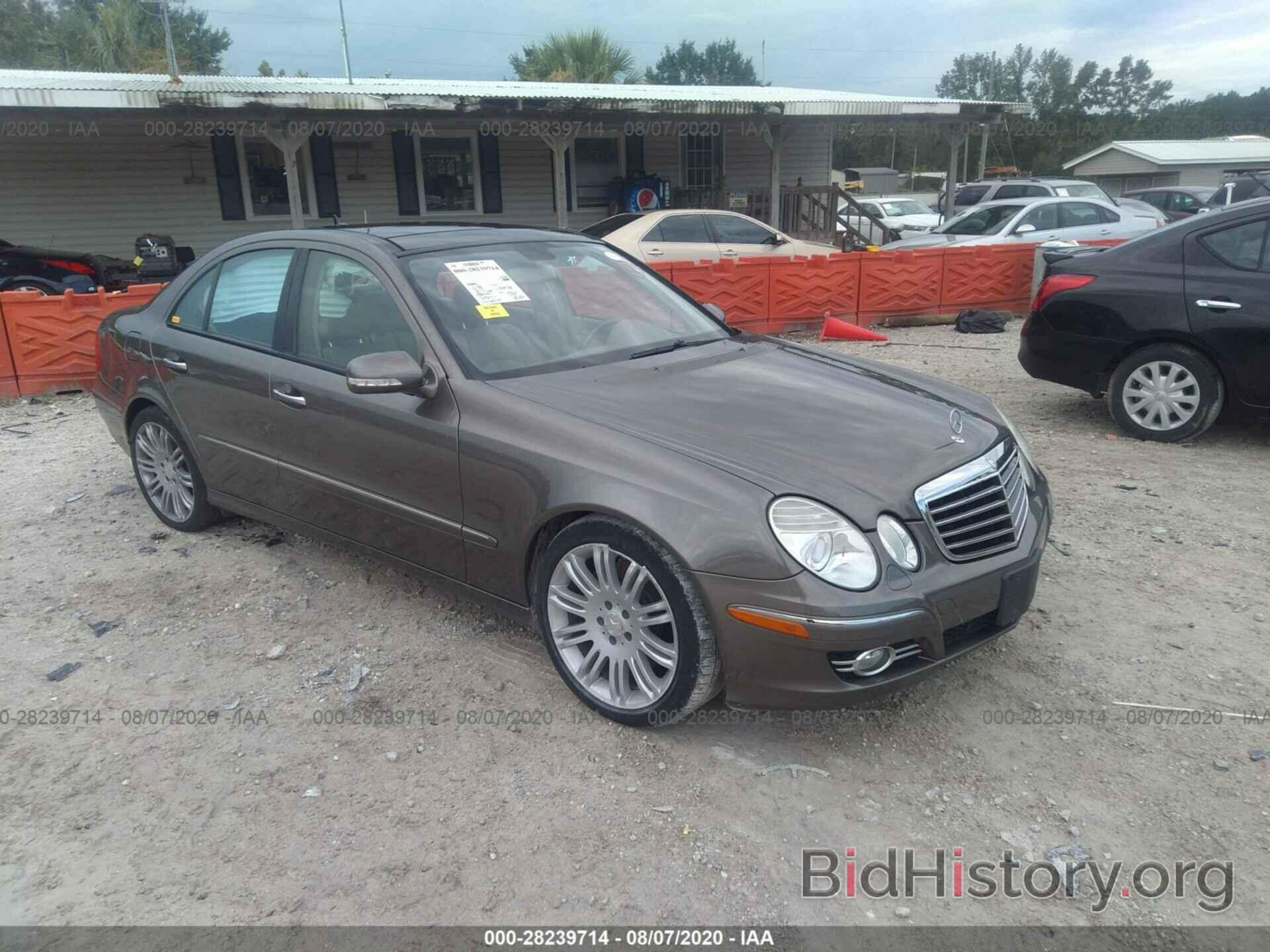 Photo WDBUF56X38B192949 - MERCEDES-BENZ E-CLASS 2008