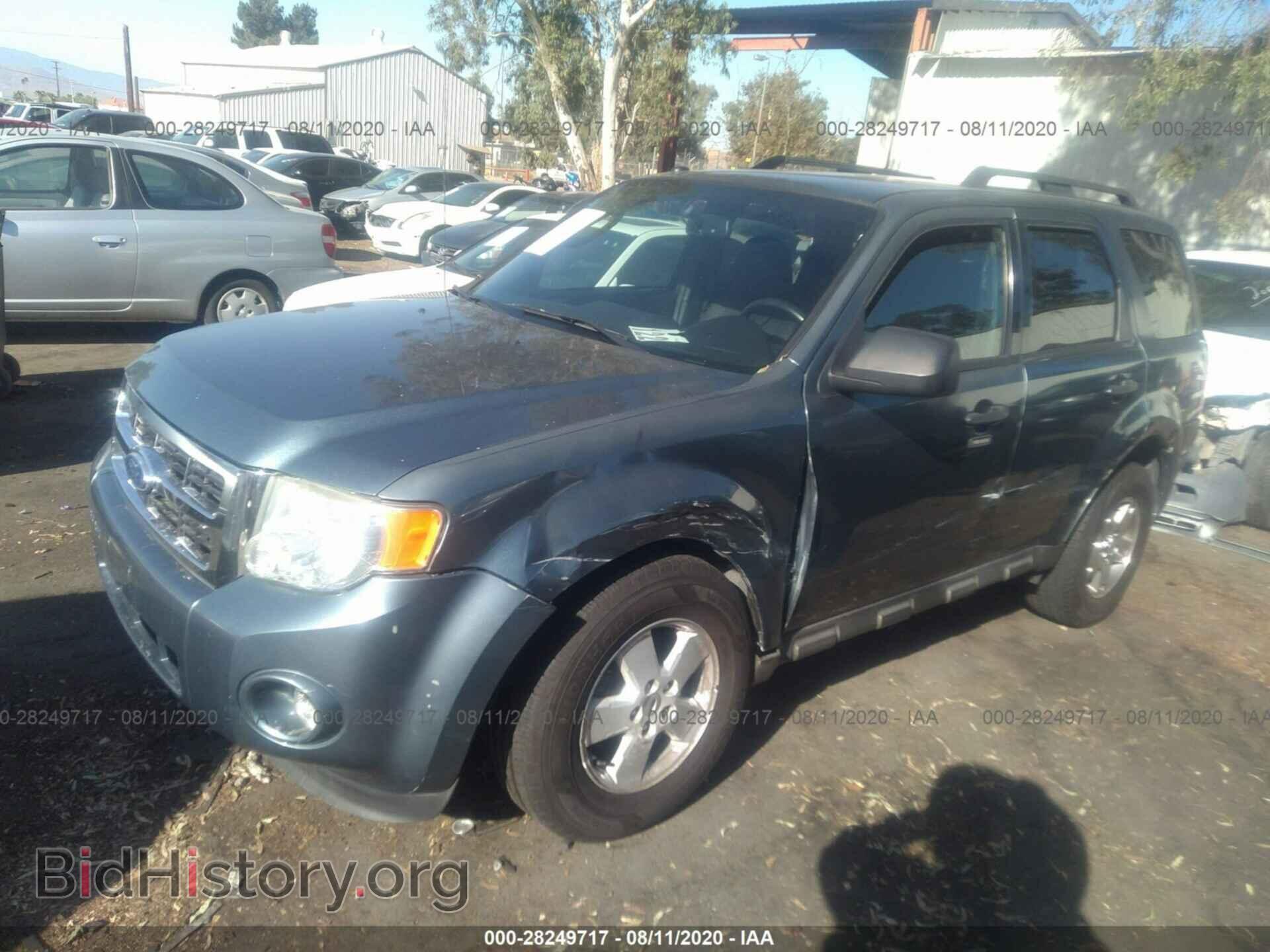 2011 FORD ESCAPE - VIN: 1FMCU0D77BKB66625 - Photo 2