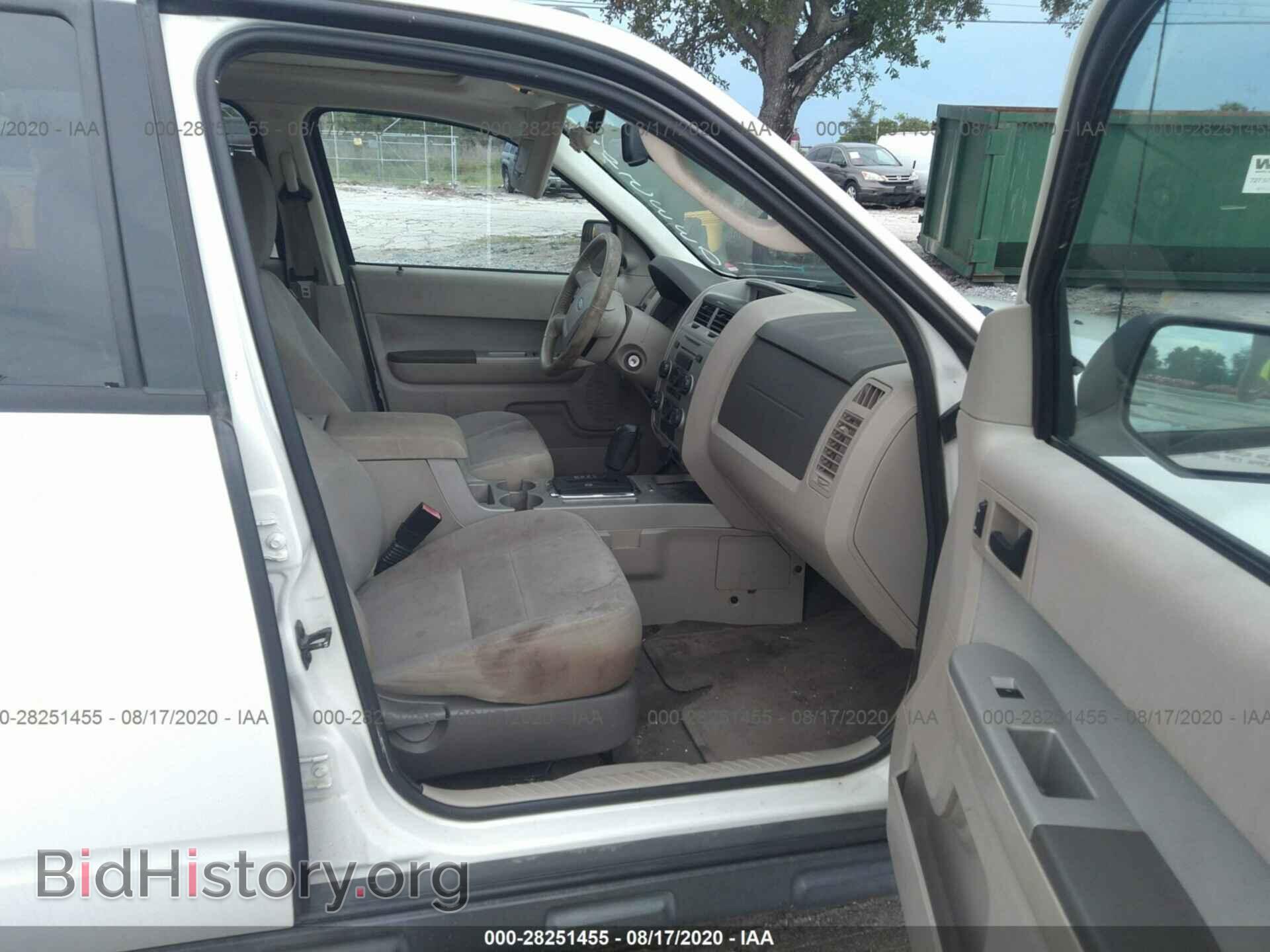 2011 FORD ESCAPE - VIN: 1FMCU0D74BKB45330 - Photo 5
