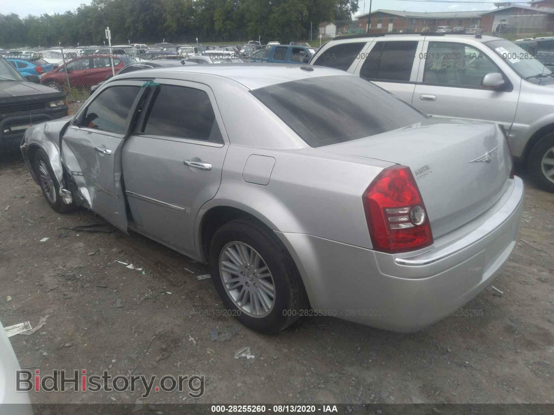 2010 CHRYSLER 300 - VIN: 2C3CA5CV8AH327374 - Фото 3