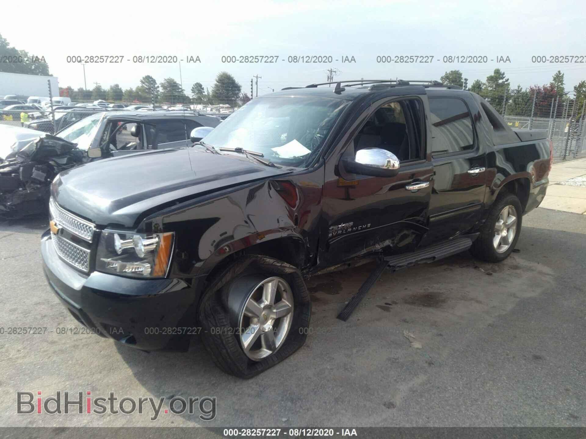 2011 CHEVROLET AVALANCHE - VIN: 3GNMCEE03BG341218 - Фото 2