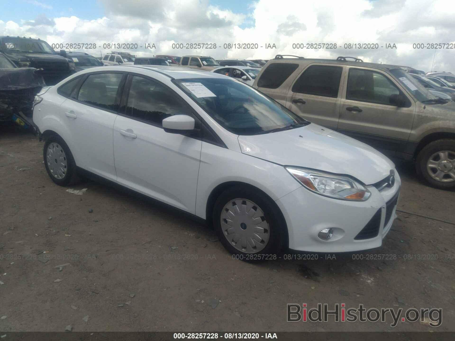 Photo 1FAHP3F21CL447132 - FORD FOCUS 2012