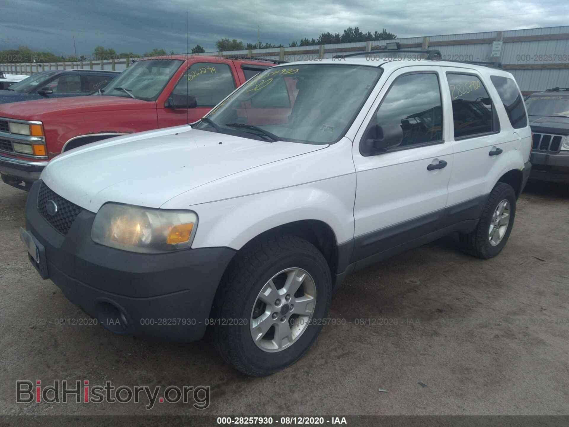 2007 FORD ESCAPE - VIN: 1FMCU93137KA41324 - Фото 2