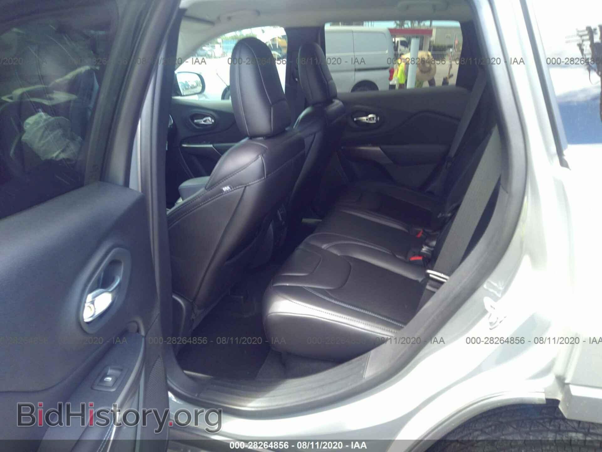 2019 JEEP CHEROKEE - VIN: 1C4PJLLB2KD382103 - Photo 8