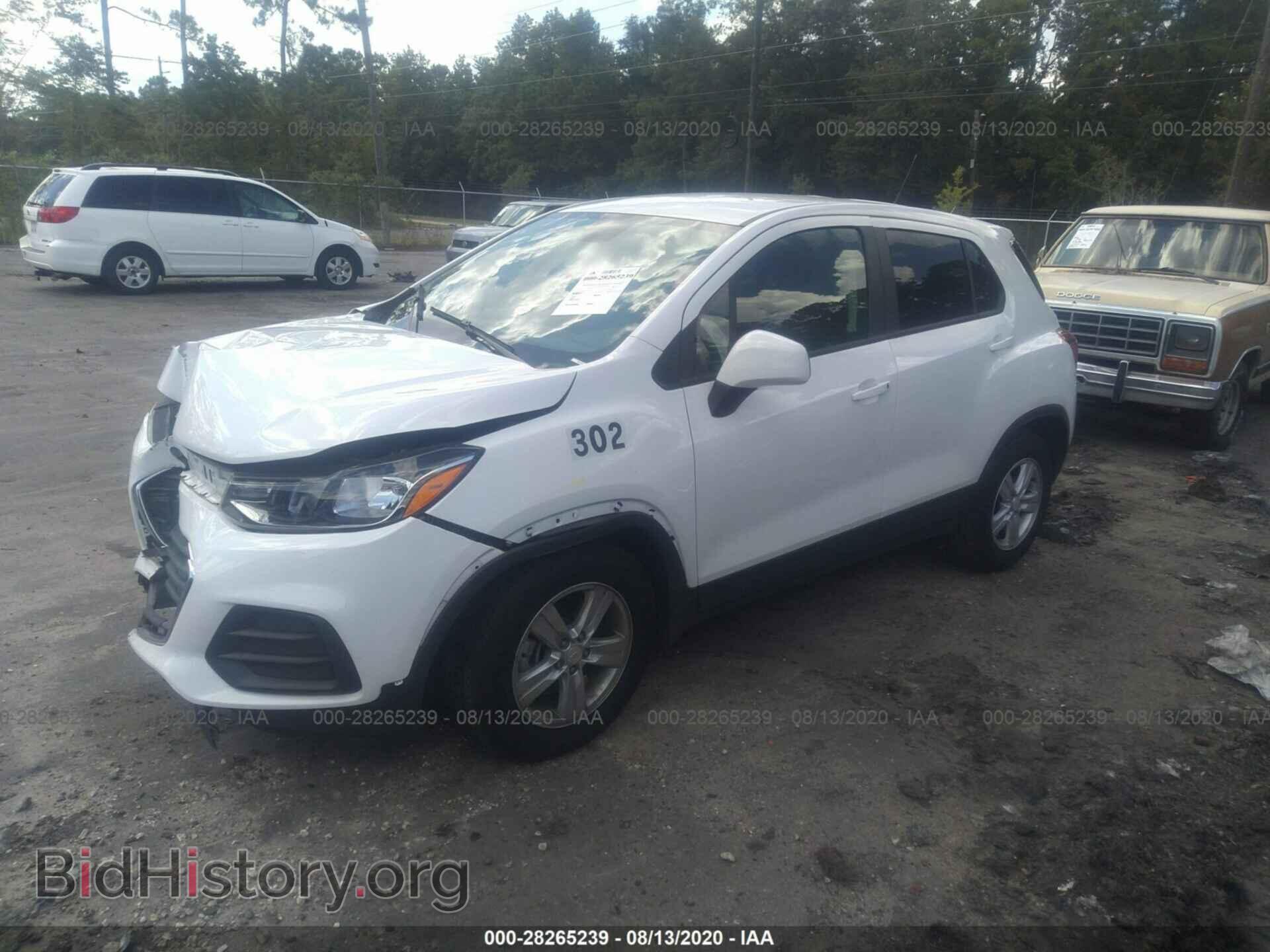 2019 CHEVROLET TRAX - VIN: 3GNCJKSB3KL317157 - Фото 2