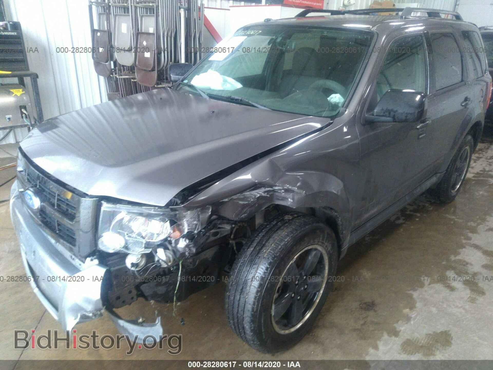 2011 FORD ESCAPE - VIN: 1FMCU9D75BKC17754 - Фото 2