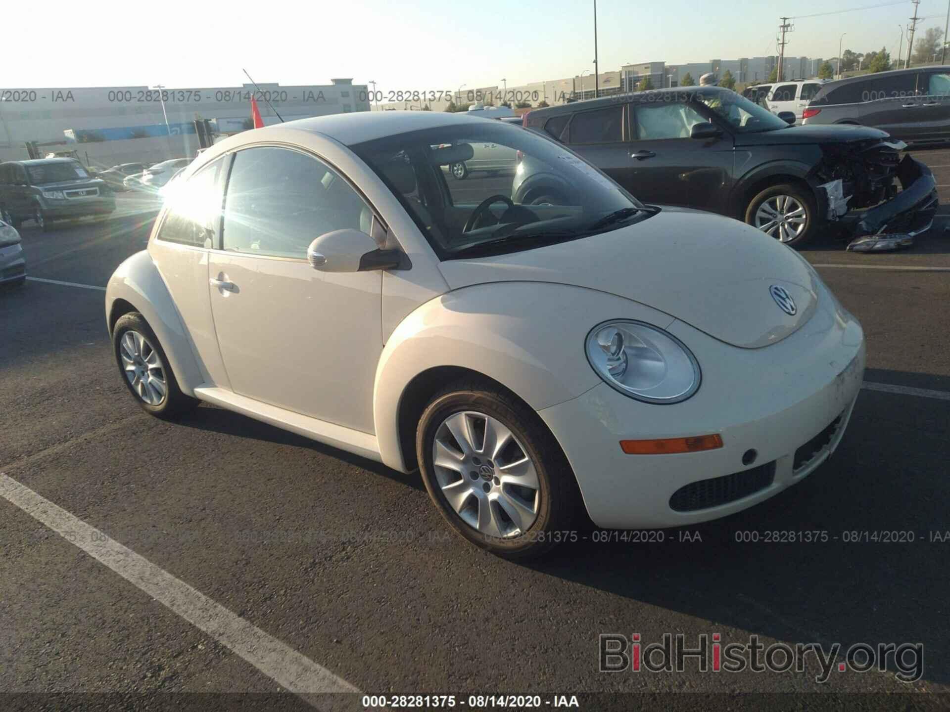 Photo 3VWPG3AG7AM034178 - VOLKSWAGEN NEW BEETLE COUPE 2010