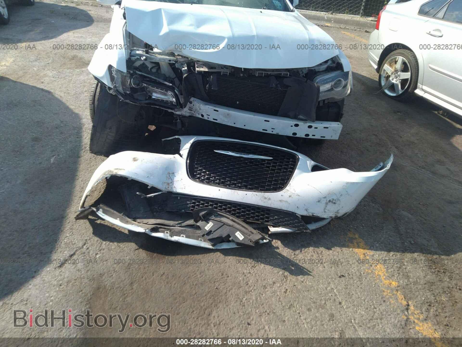 2016 CHRYSLER 300 - VIN: 2C3CCAGG7GH282709 - Фото 11