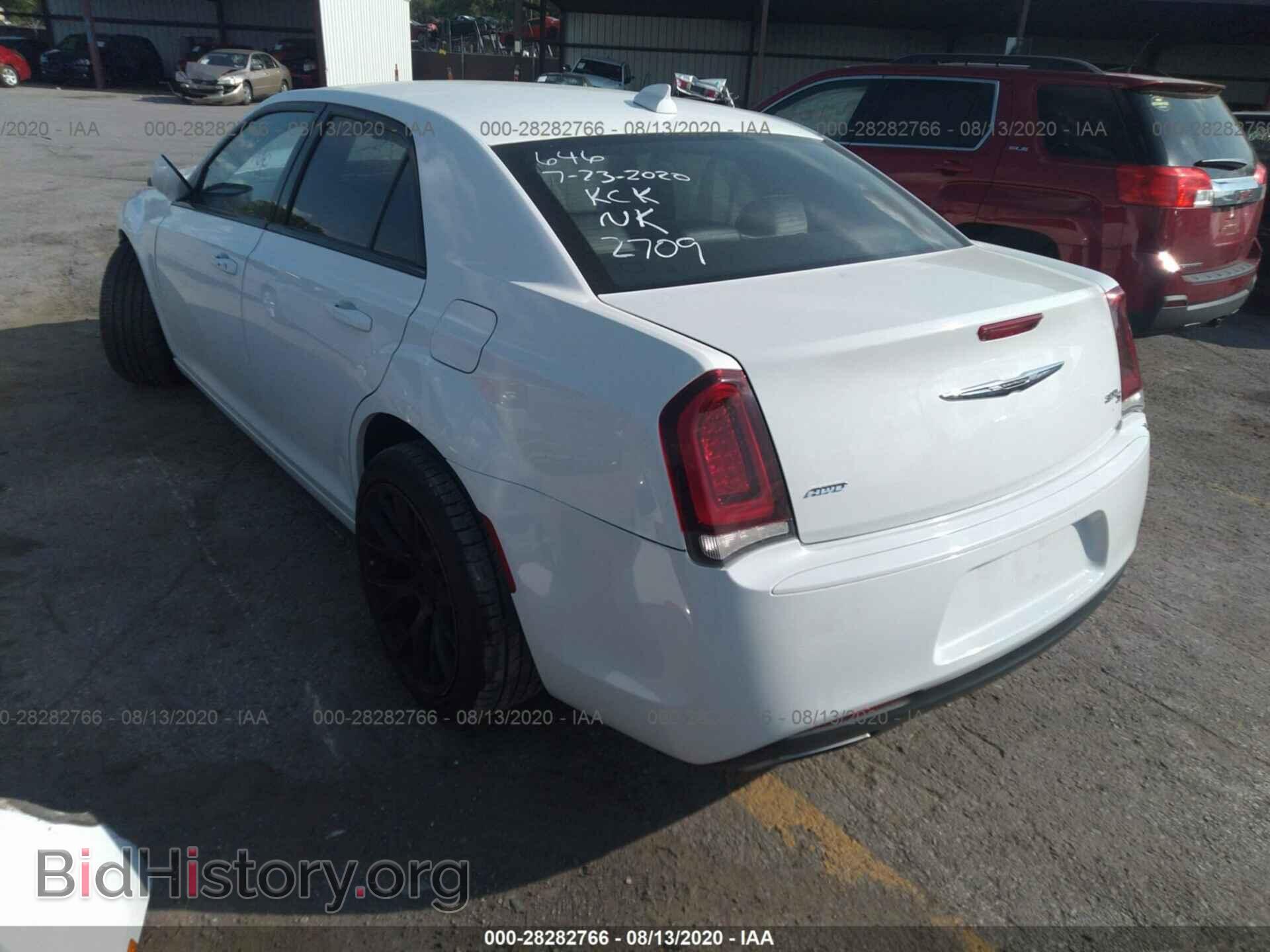 2016 CHRYSLER 300 - VIN: 2C3CCAGG7GH282709 - Фото 3