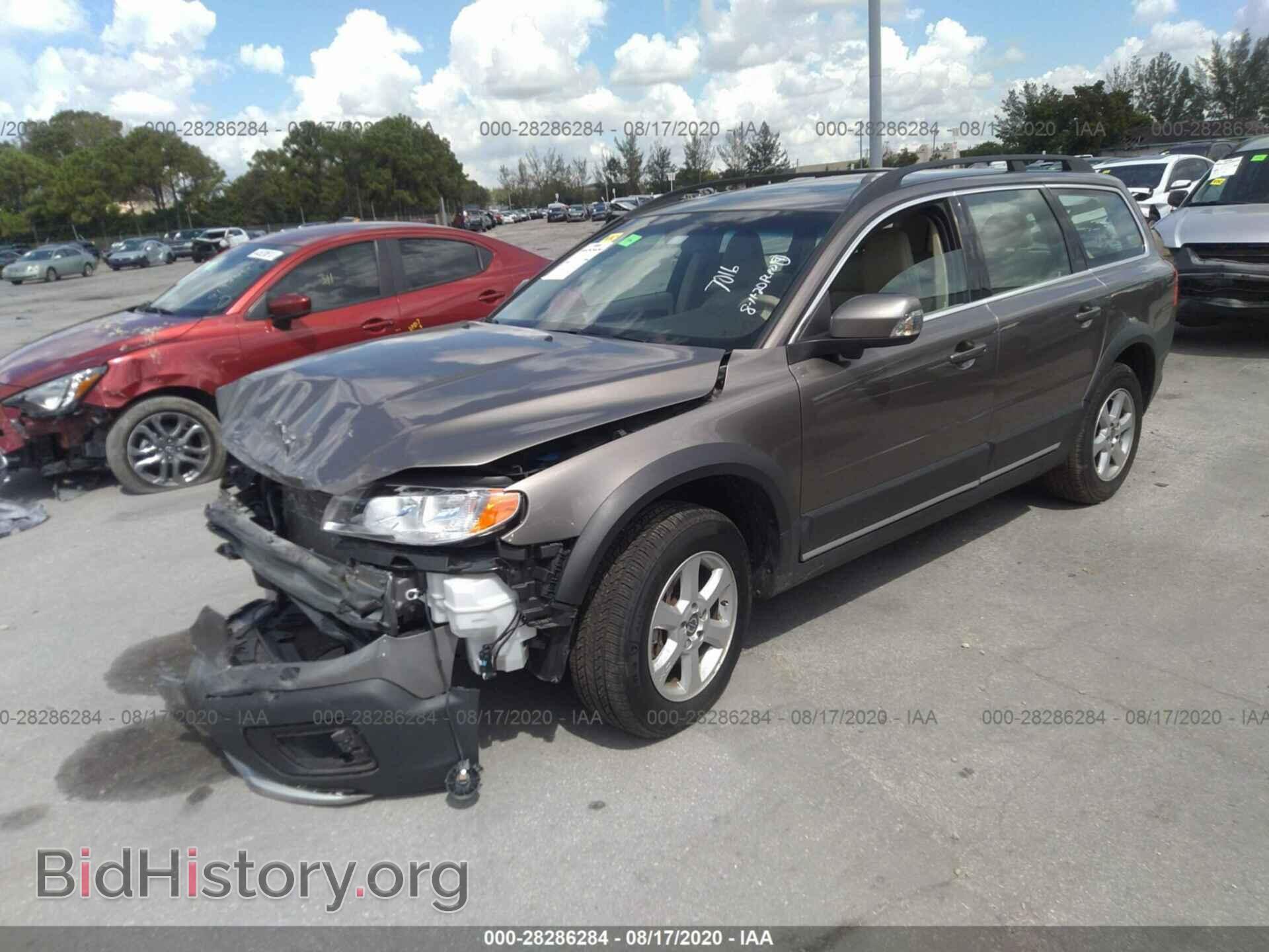 2011 VOLVO XC70 - VIN: YV4952BL6B1097016 - Фото 2