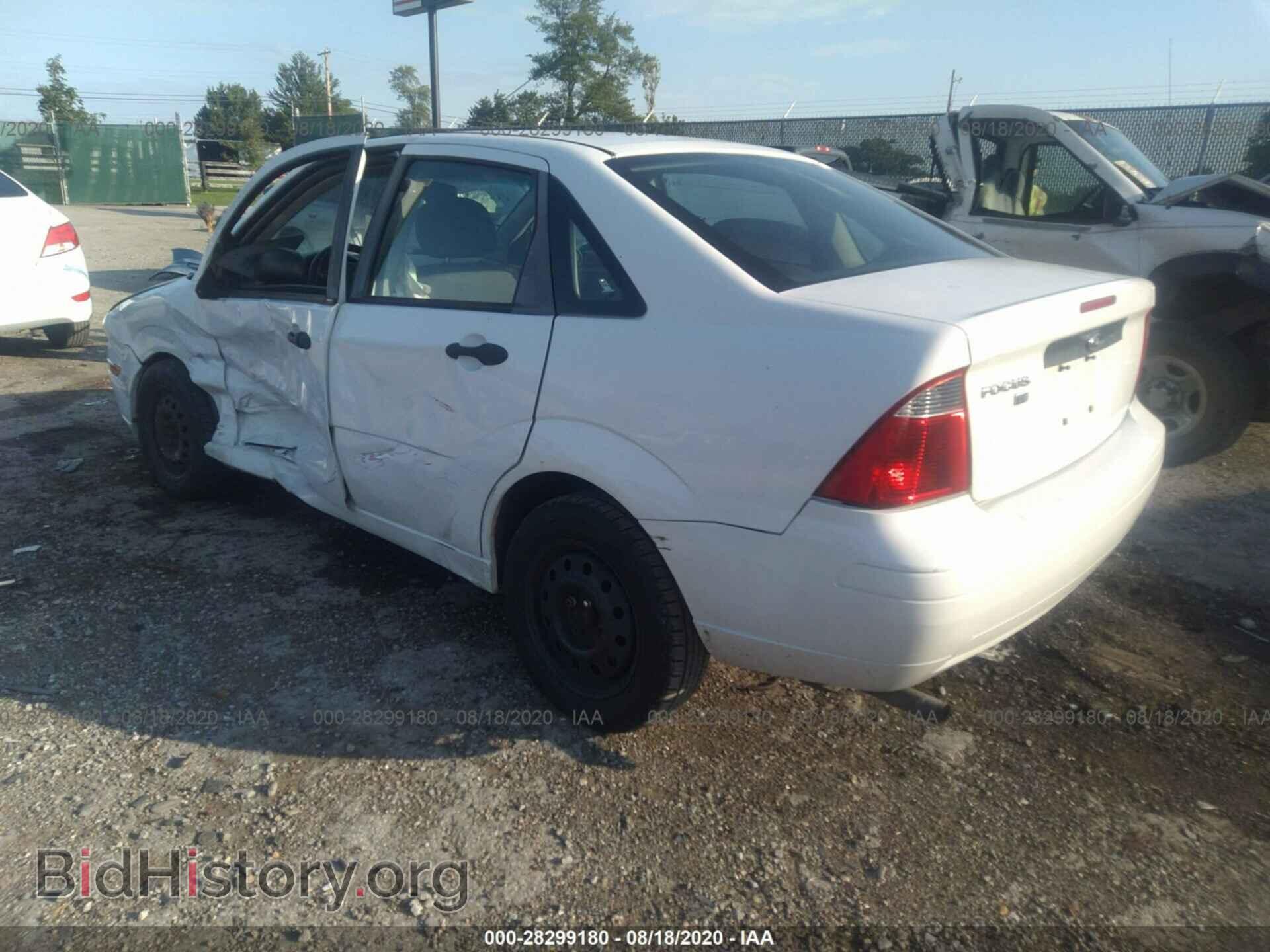 2007 FORD FOCUS - VIN: 1FAHP34N37W251842 - Фото 3