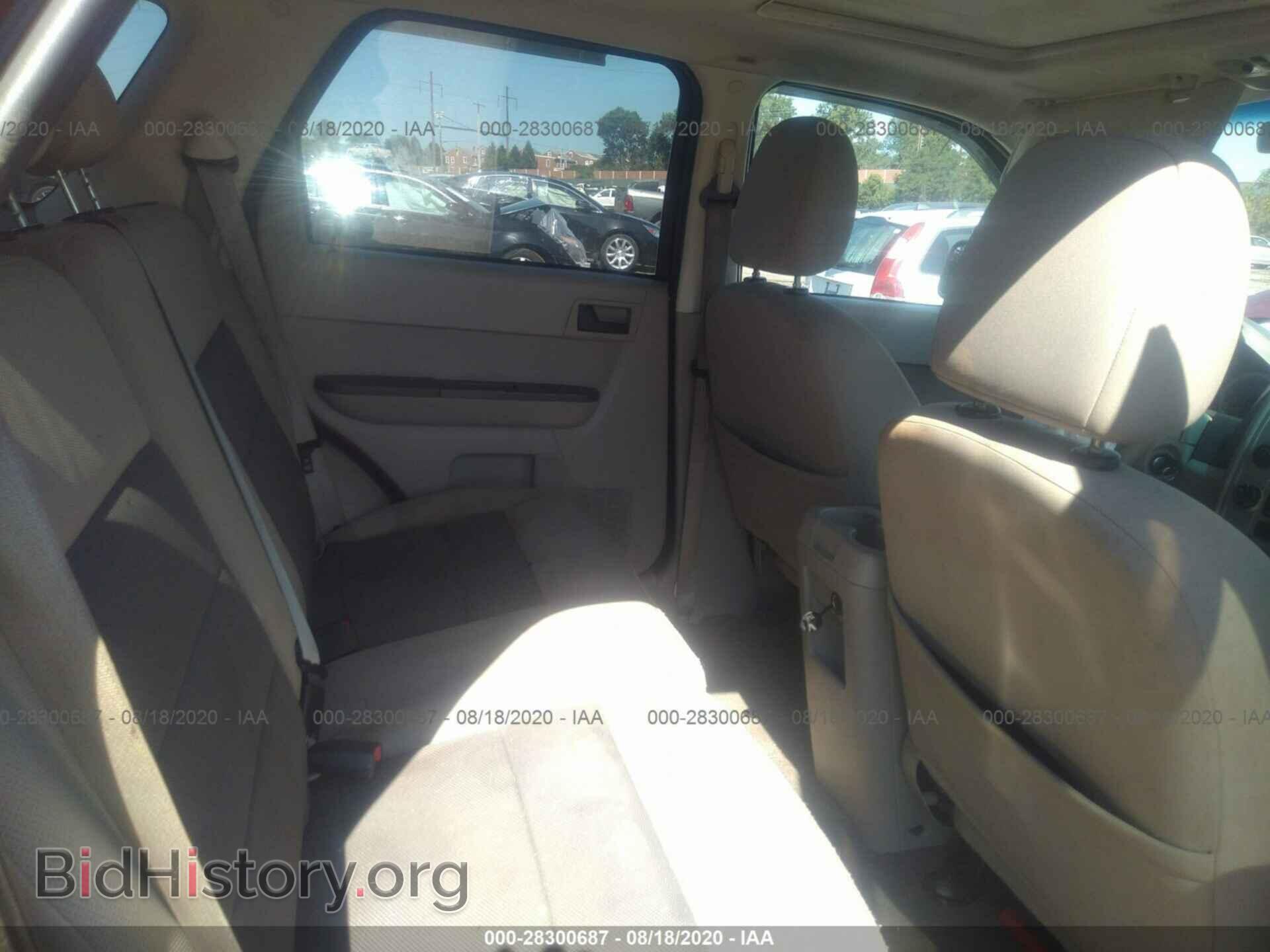 2008 FORD ESCAPE - VIN: 1FMCU93118KA47057 - Фото 8