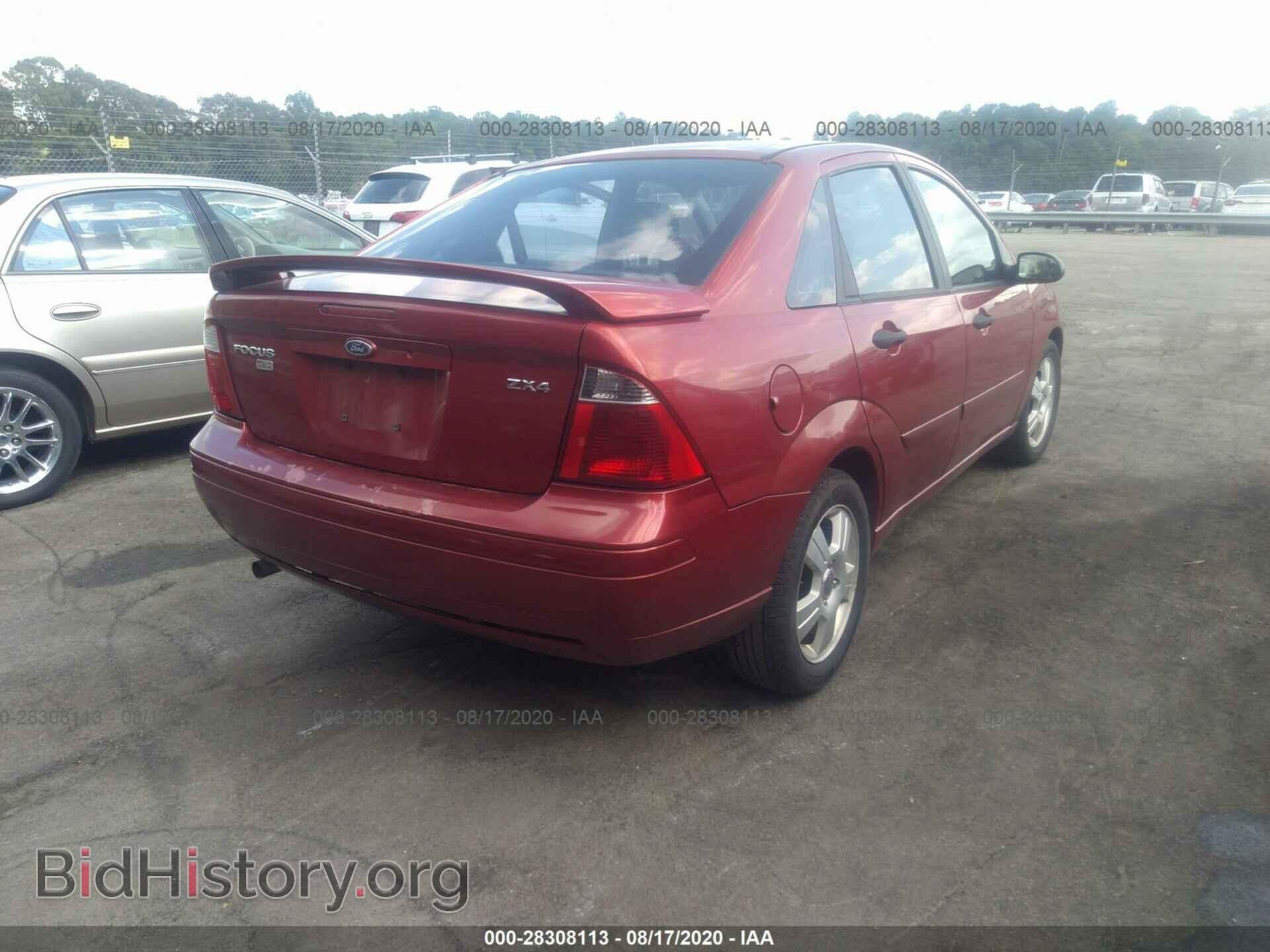 2005 FORD FOCUS - VIN: 1FAHP34N35W307520 - Фото 4