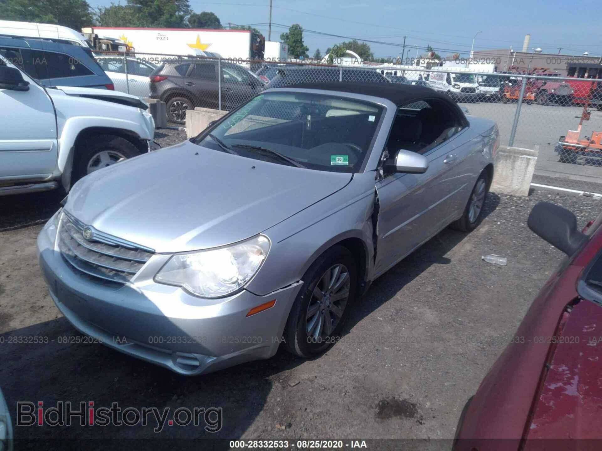 2010 CHRYSLER SEBRING - VIN: 1C3BC5ED2AN129892 - Фото 2