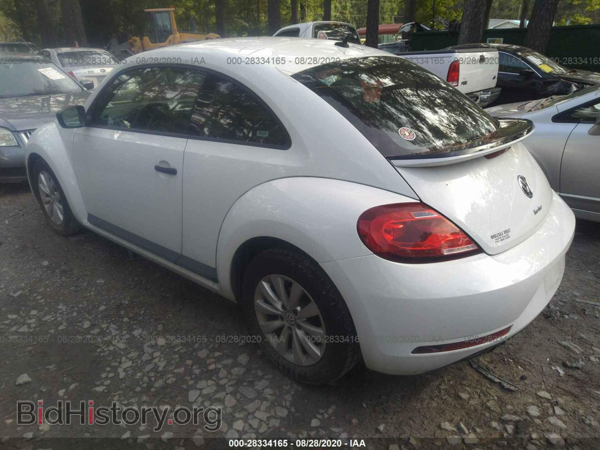 2018 VOLKSWAGEN BEETLE - VIN: 3VWFD7ATXJM710065 - Фото 3