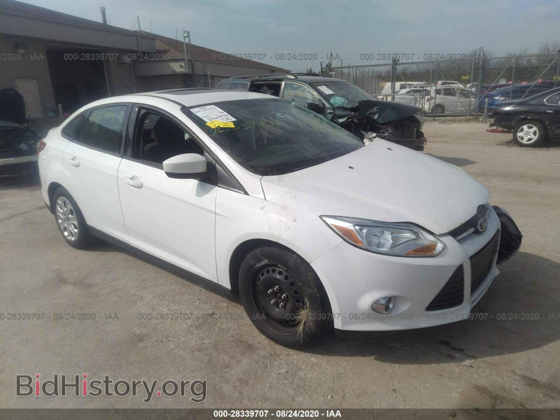 Photo 1FAHP3F28CL420946 - FORD FOCUS 2012