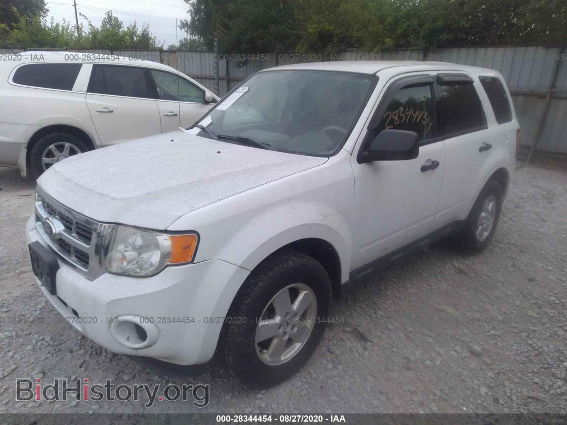 2011 FORD ESCAPE - VIN: 1FMCU9C79BKB34815 - Фото 2