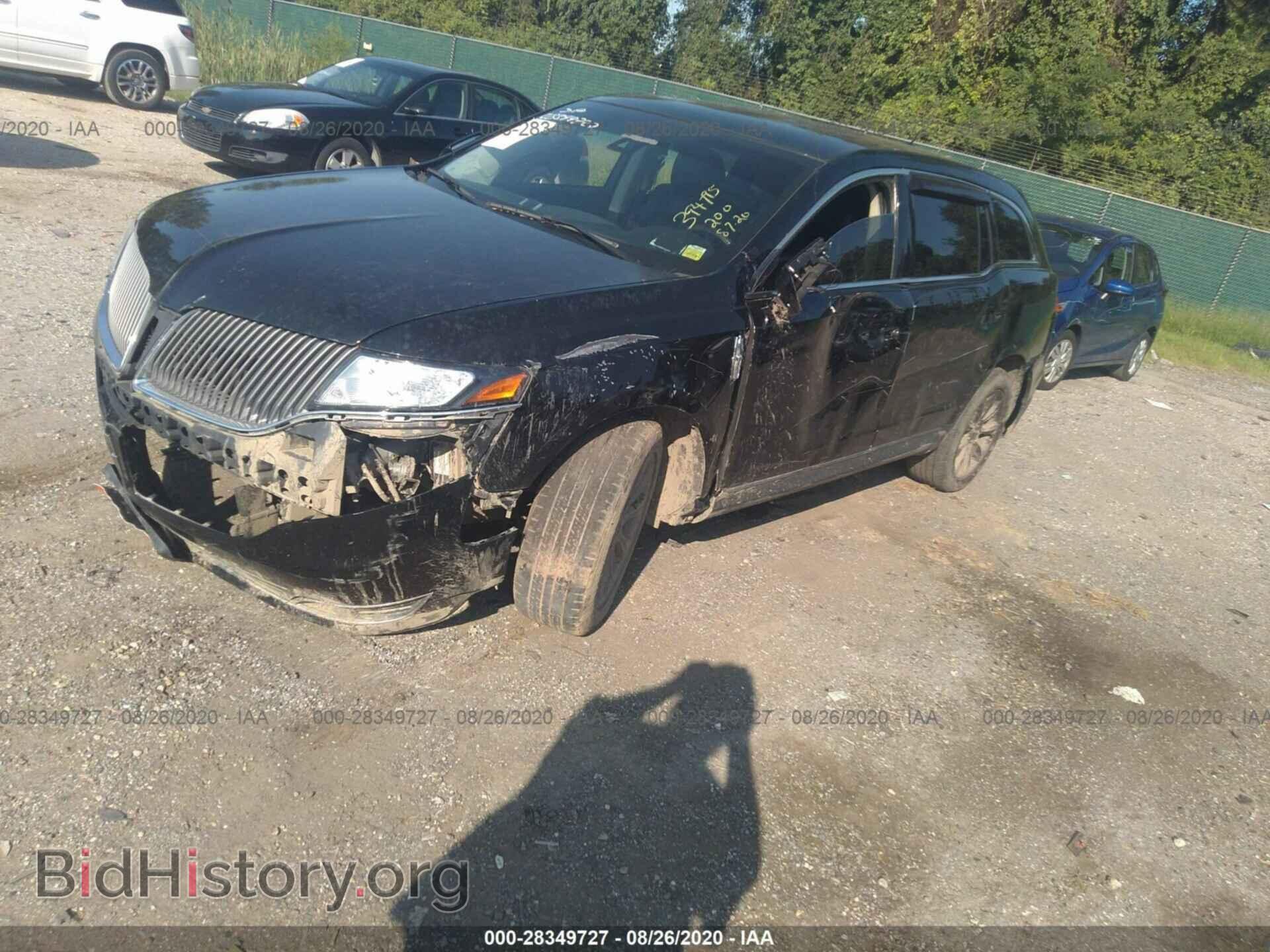 2014 LINCOLN MKT - VIN: 2LMHJ5FK6EBL52611 - Фото 2