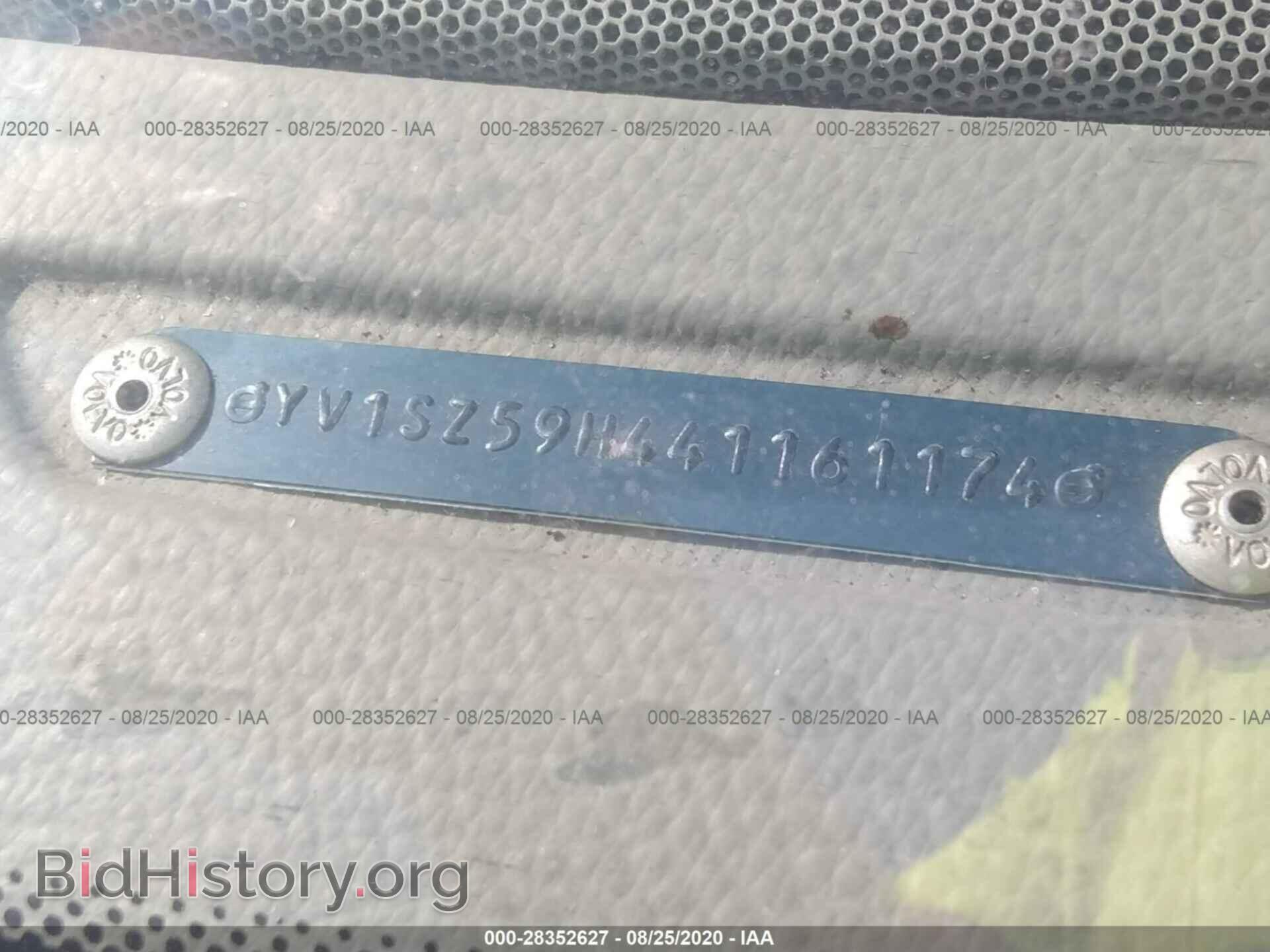 2004 VOLVO V70 - VIN: 611740 - Фото 9