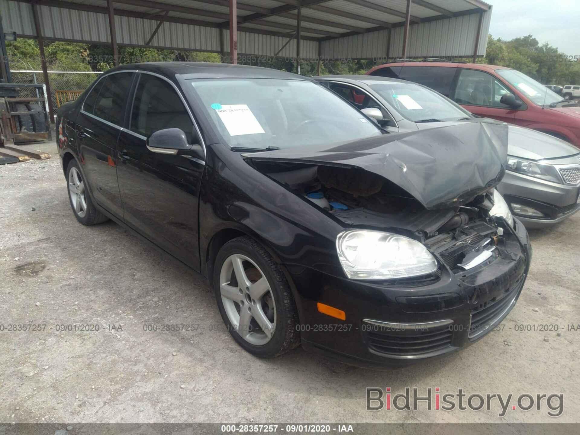 Photo 3VWRL7AJ9AM088072 - VOLKSWAGEN JETTA SEDAN 2010