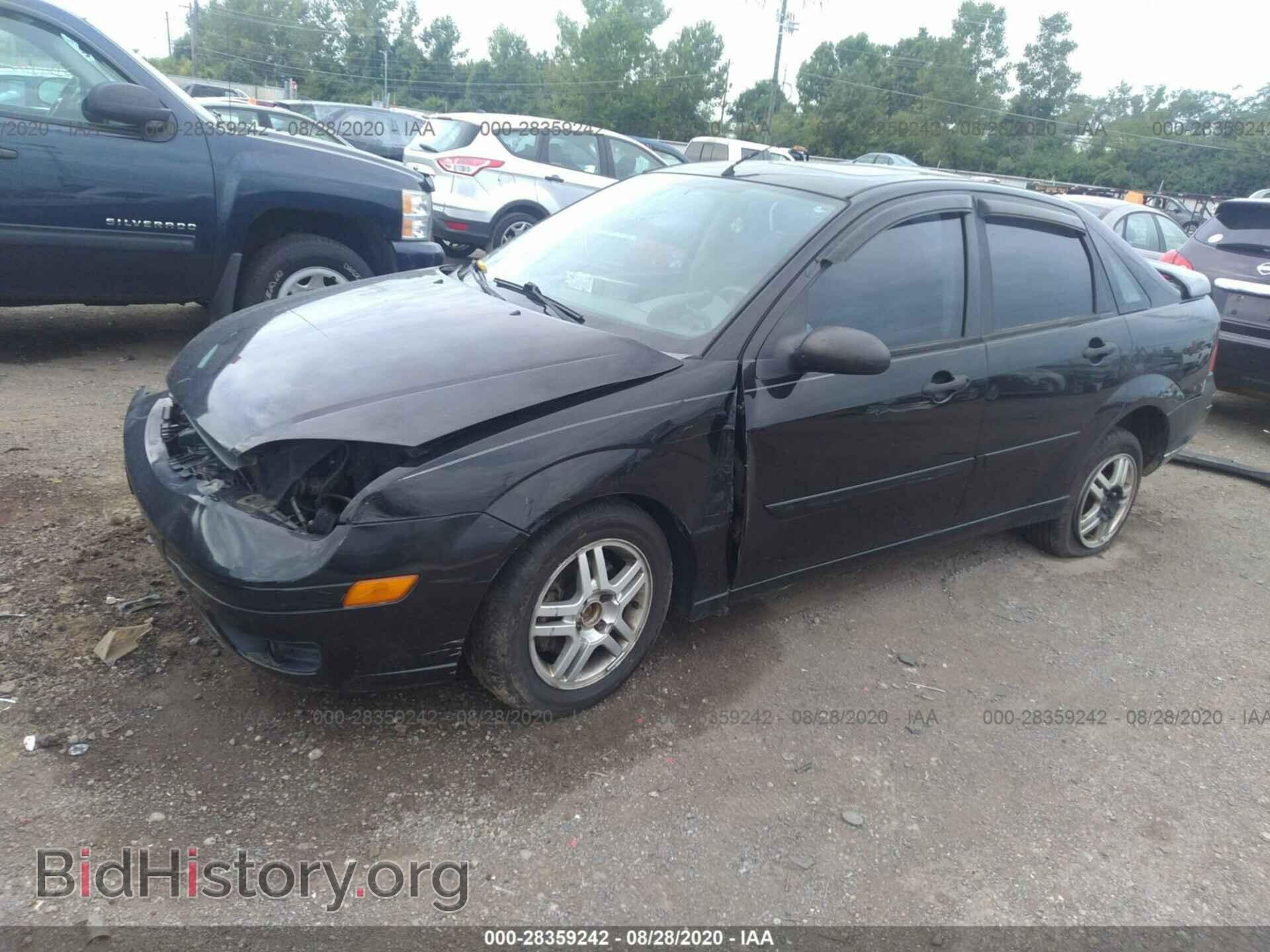 2005 FORD FOCUS - VIN: 1FAFP34N35W302857 - Фото 2