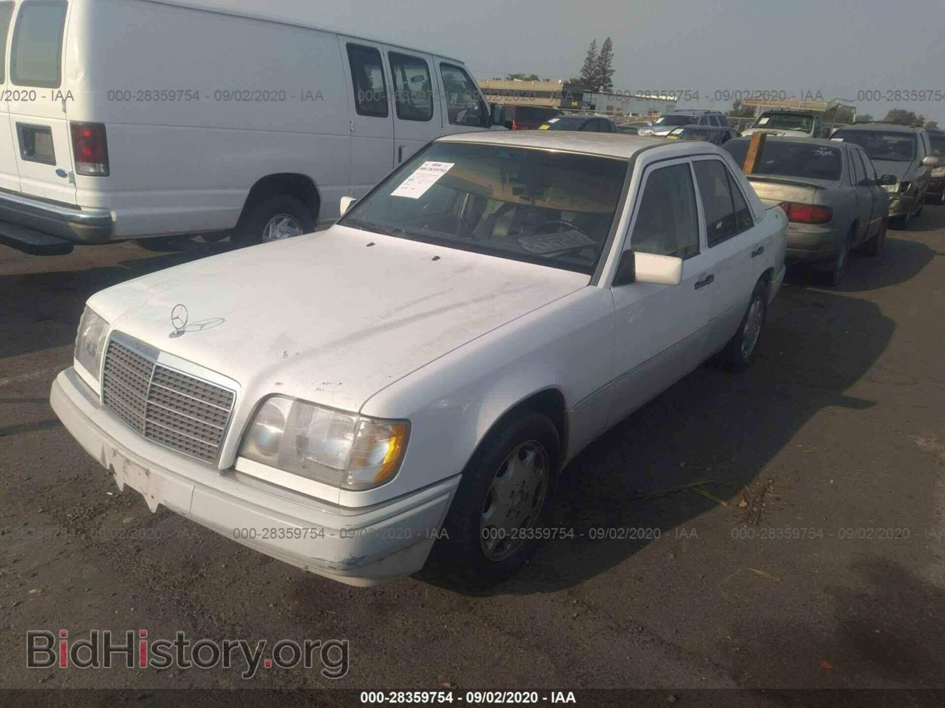 1994 MERCEDES-BENZ E - VIN: WDBEA32E1RC028610 - Фото 2