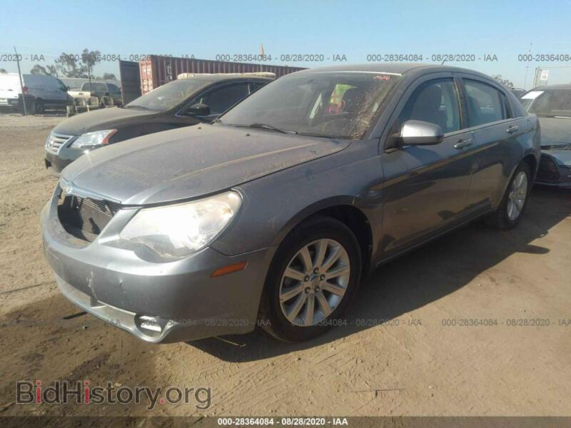 2010 Chrysler SEBRING (VIN 1C3CC5FB2AN180701) — фото 2 из 11