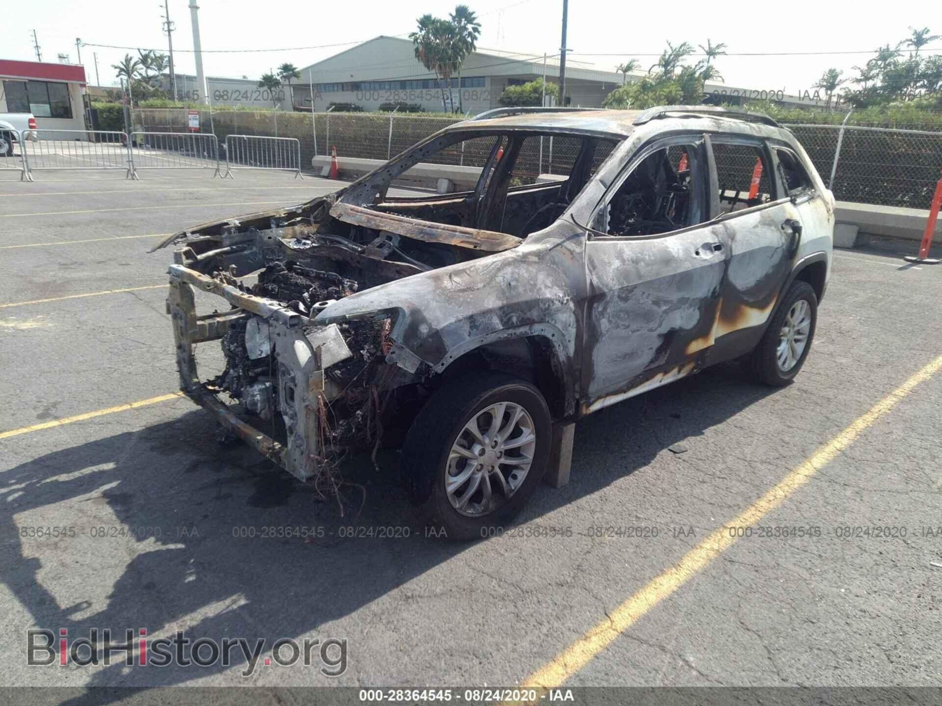 2019 JEEP CHEROKEE - VIN: 1C4PJLCB3KD366704 - Photo 2