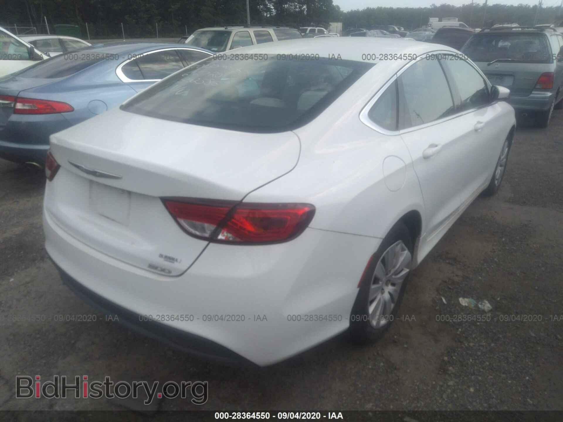 2015 CHRYSLER 200 - VIN: 1C3CCCFB1FN592586 - Photo 4