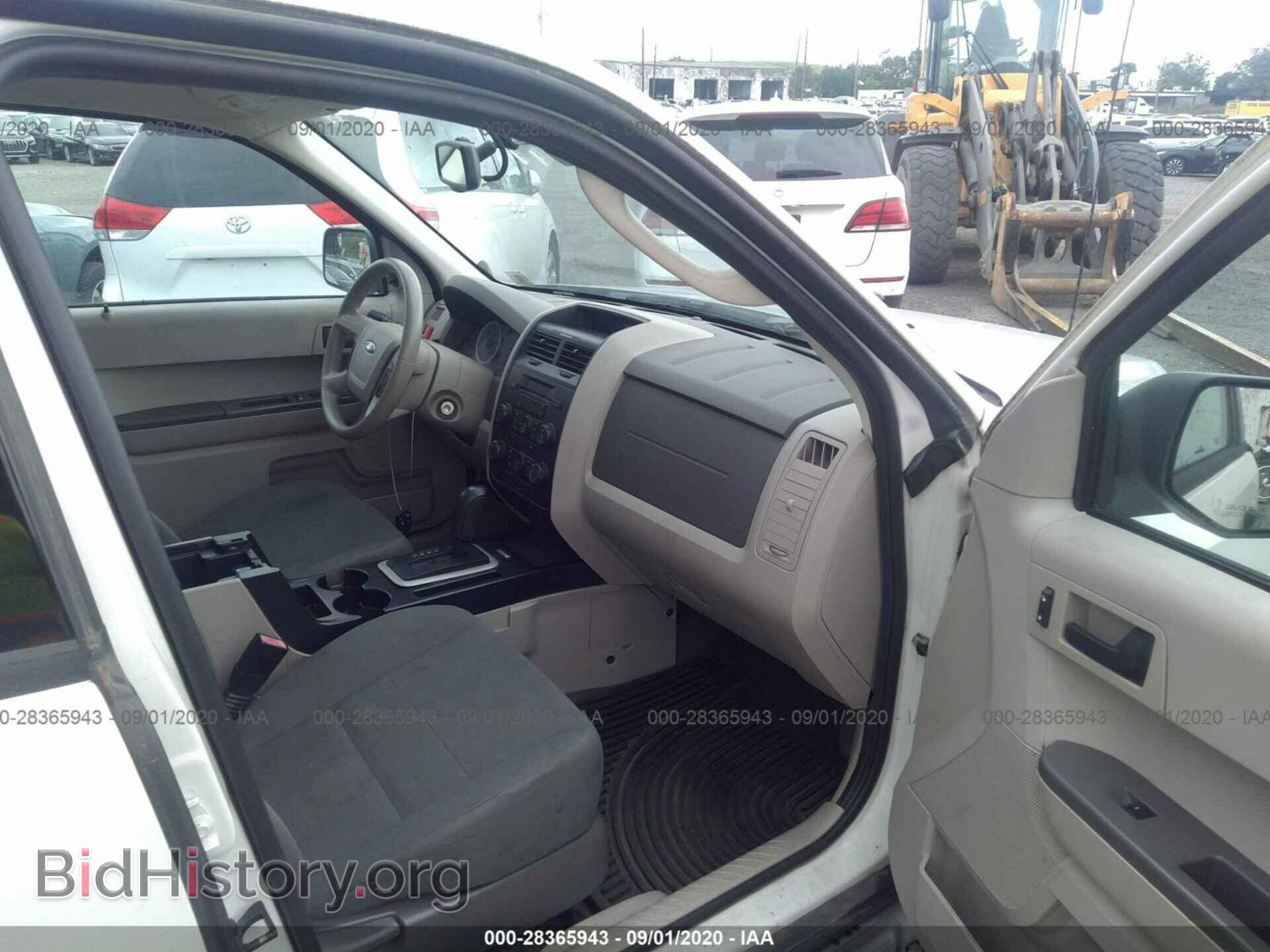 2011 FORD ESCAPE - VIN: 1FMCU0C74BKC58728 - Фото 5