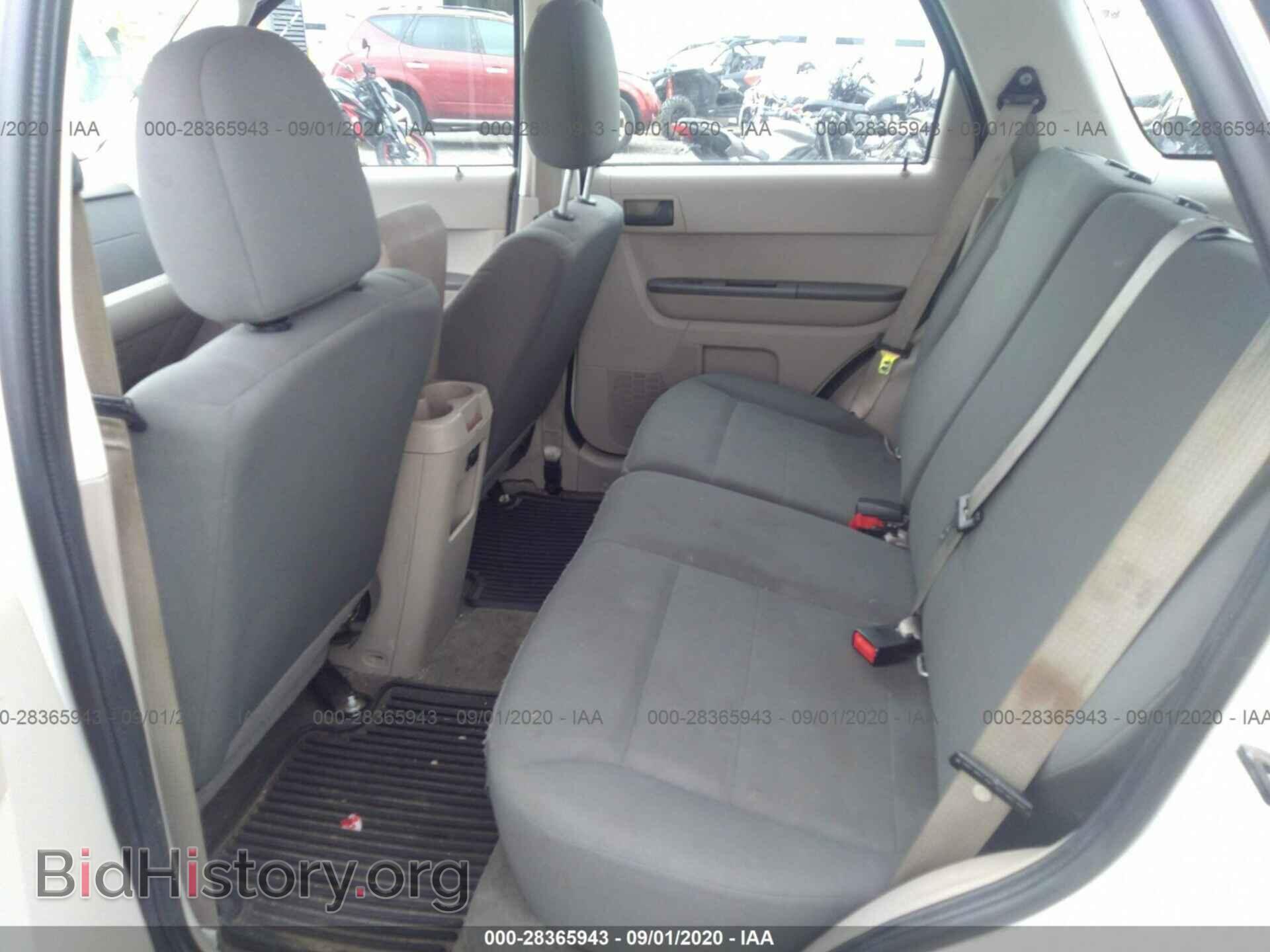 2011 FORD ESCAPE - VIN: 1FMCU0C74BKC58728 - Фото 8