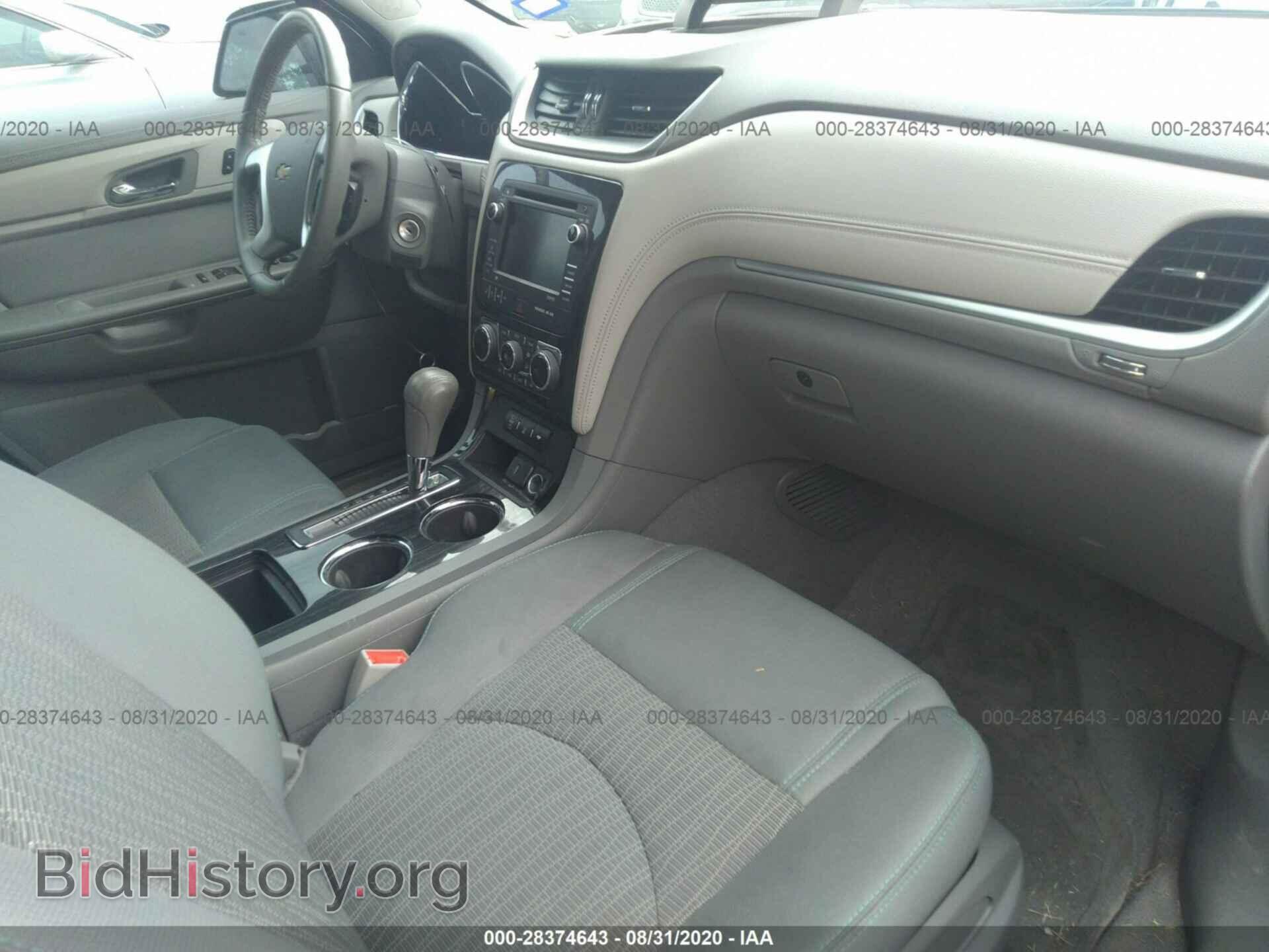 2017 CHEVROLET TRAVERSE - VIN: 1GNKRGKD3HJ190414 - Фото 5