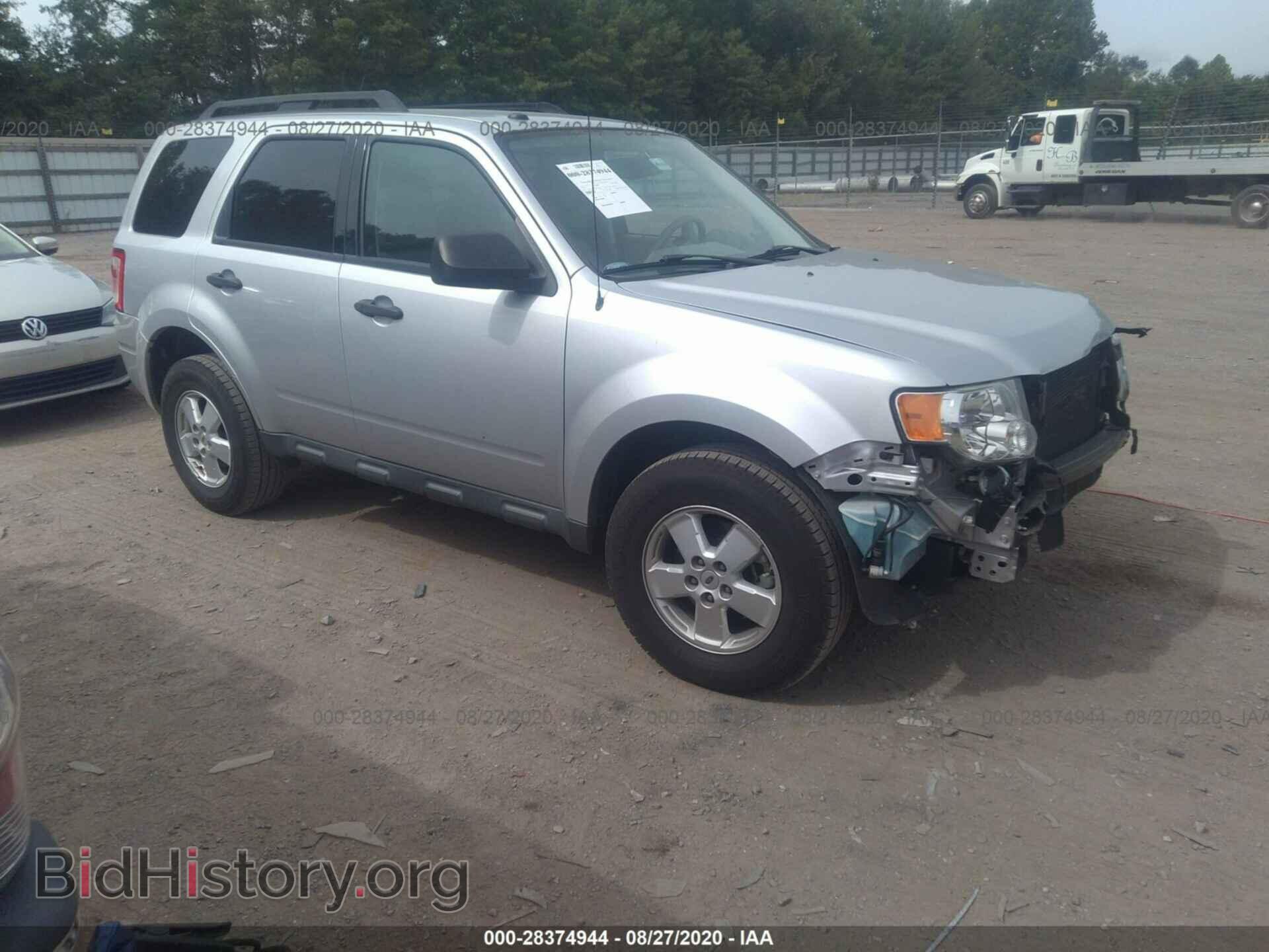 Photo 1FMCU0DG4BKC70229 - FORD ESCAPE 2011