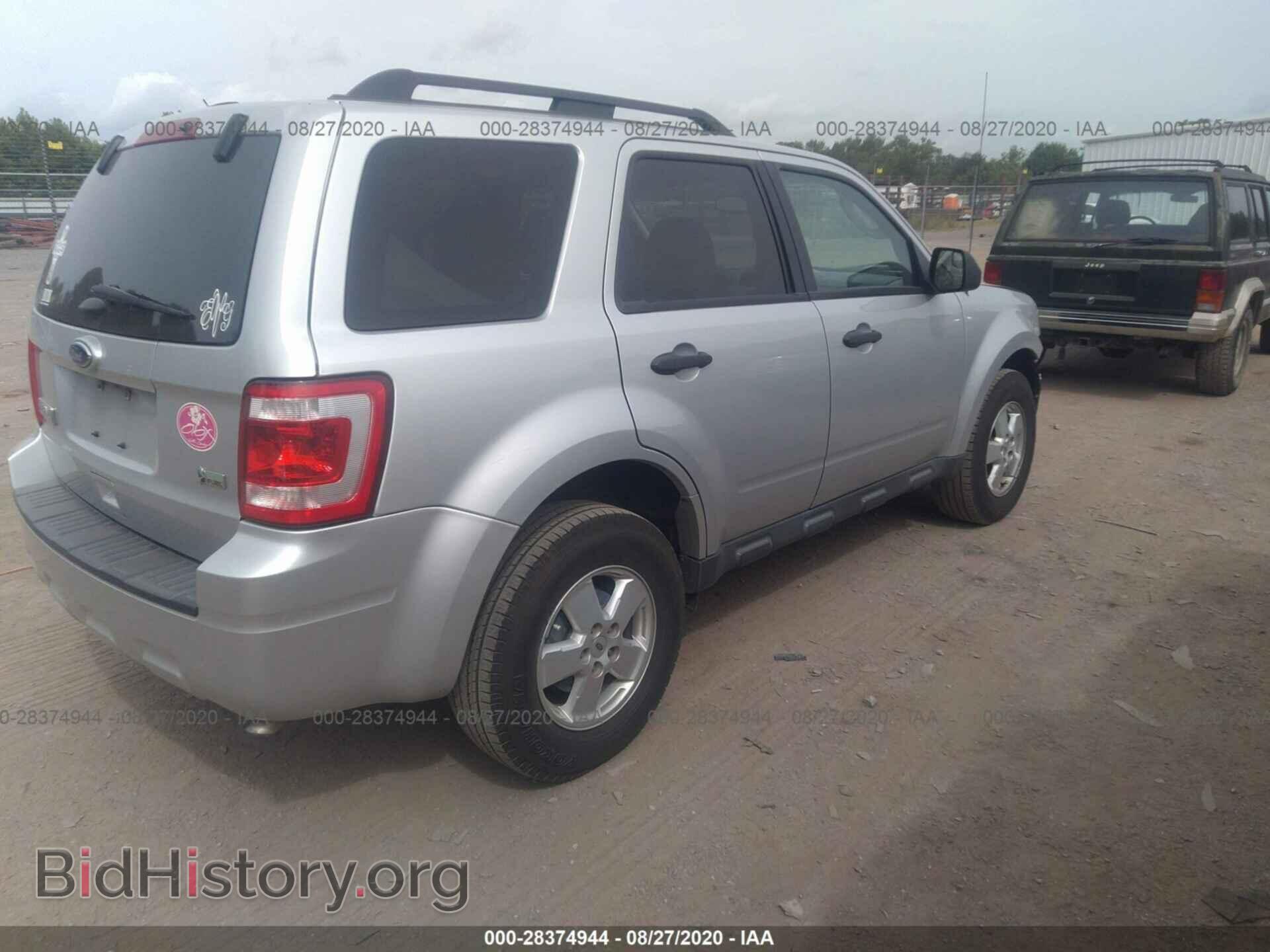 2011 FORD ESCAPE - VIN: 1FMCU0DG4BKC70229 - Photo 4