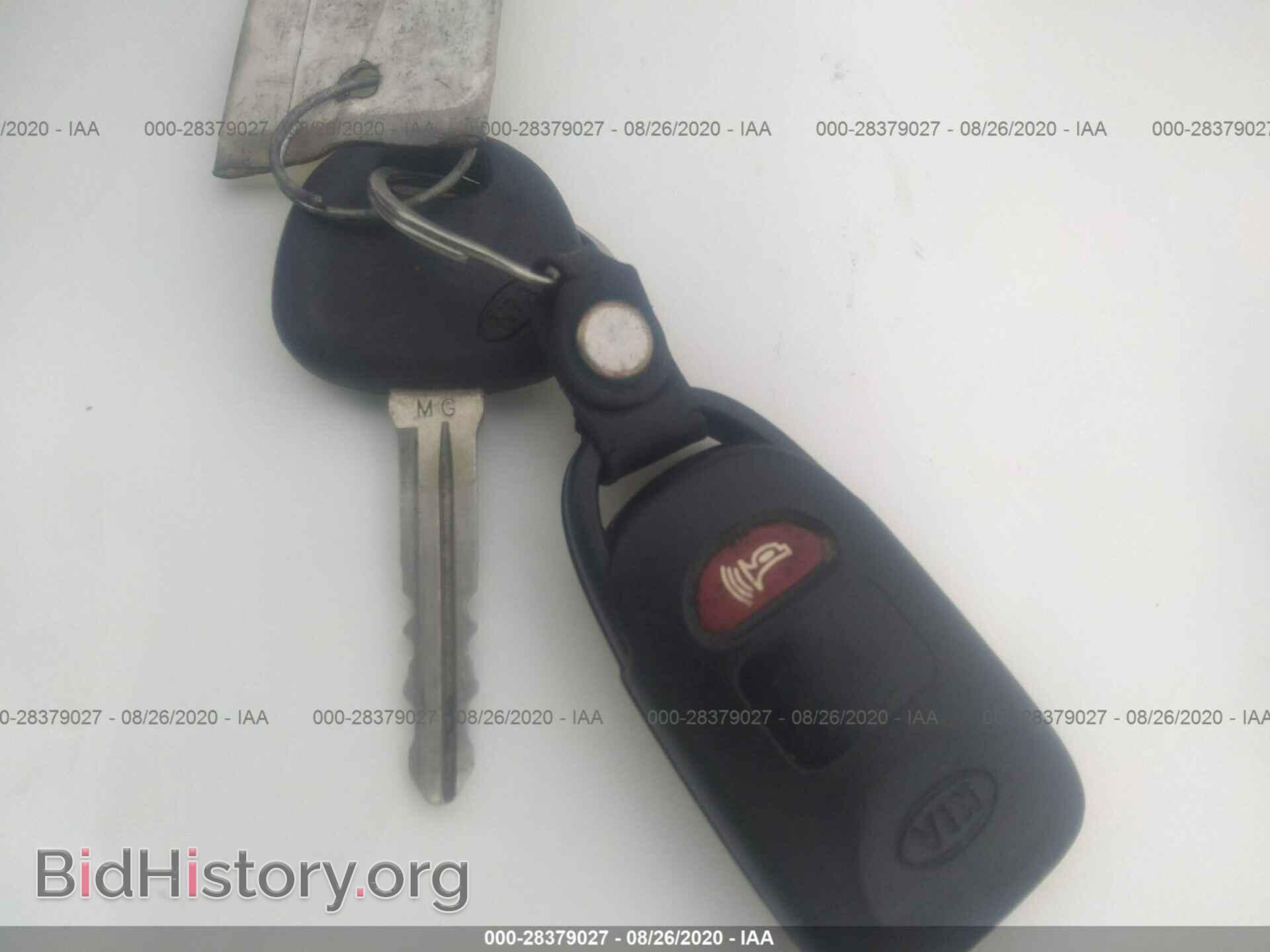 2007 KIA OPTIMA - VIN: KNAGE123X75113235 - Фото 11