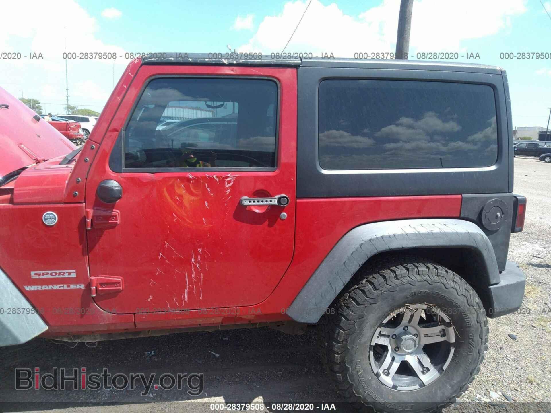 2011 JEEP WRANGLER - VIN: 1J4AA2D16BL617902 - Фото 6