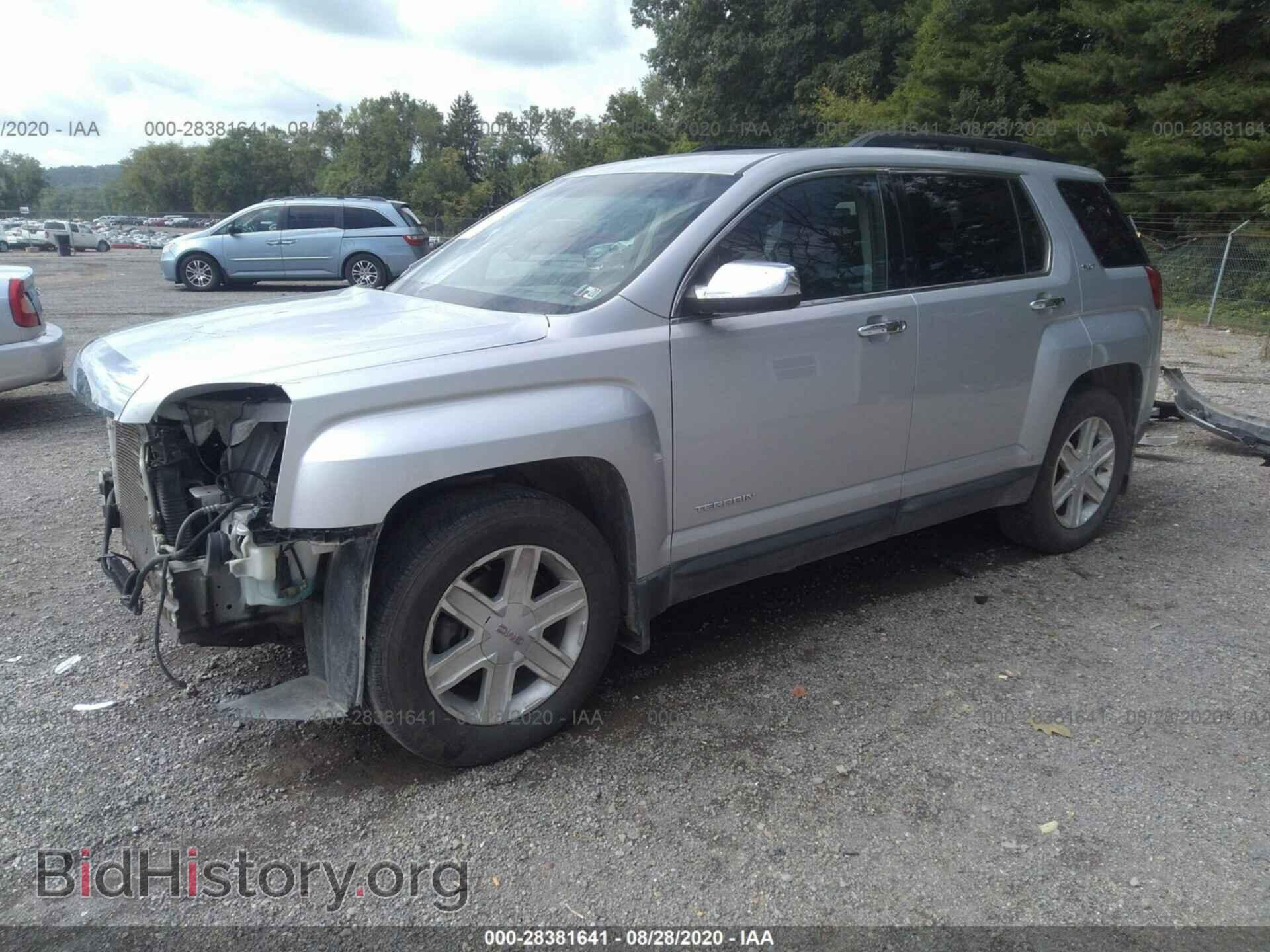 2011 GMC TERRAIN - VIN: 2CTFLVE52B6202467 - Photo 2