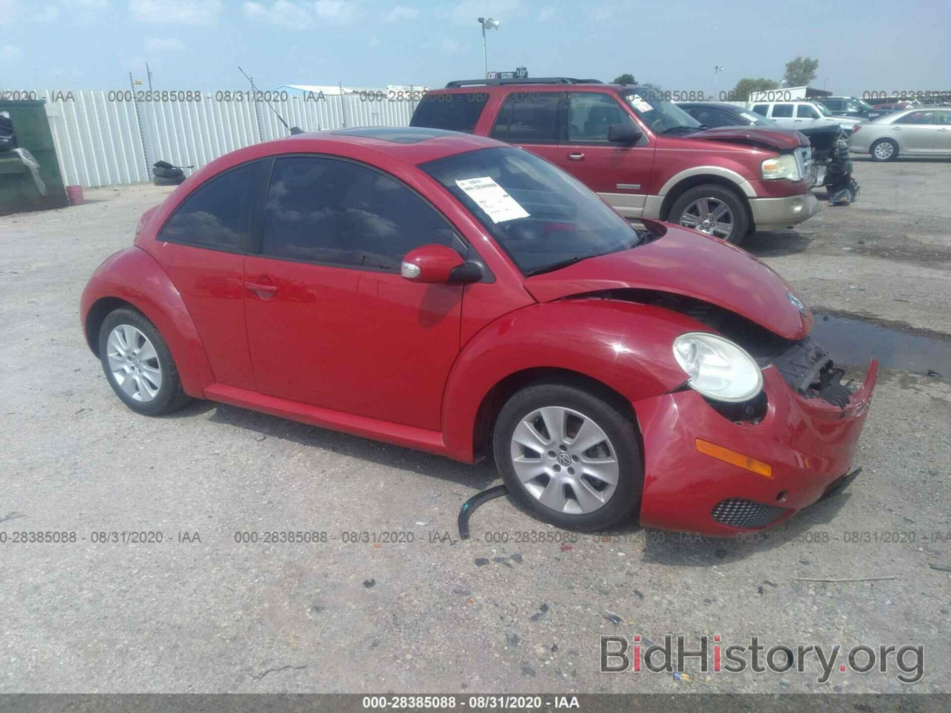 Photo 3VWRW3AG9AM014686 - VOLKSWAGEN NEW BEETLE COUPE 2010