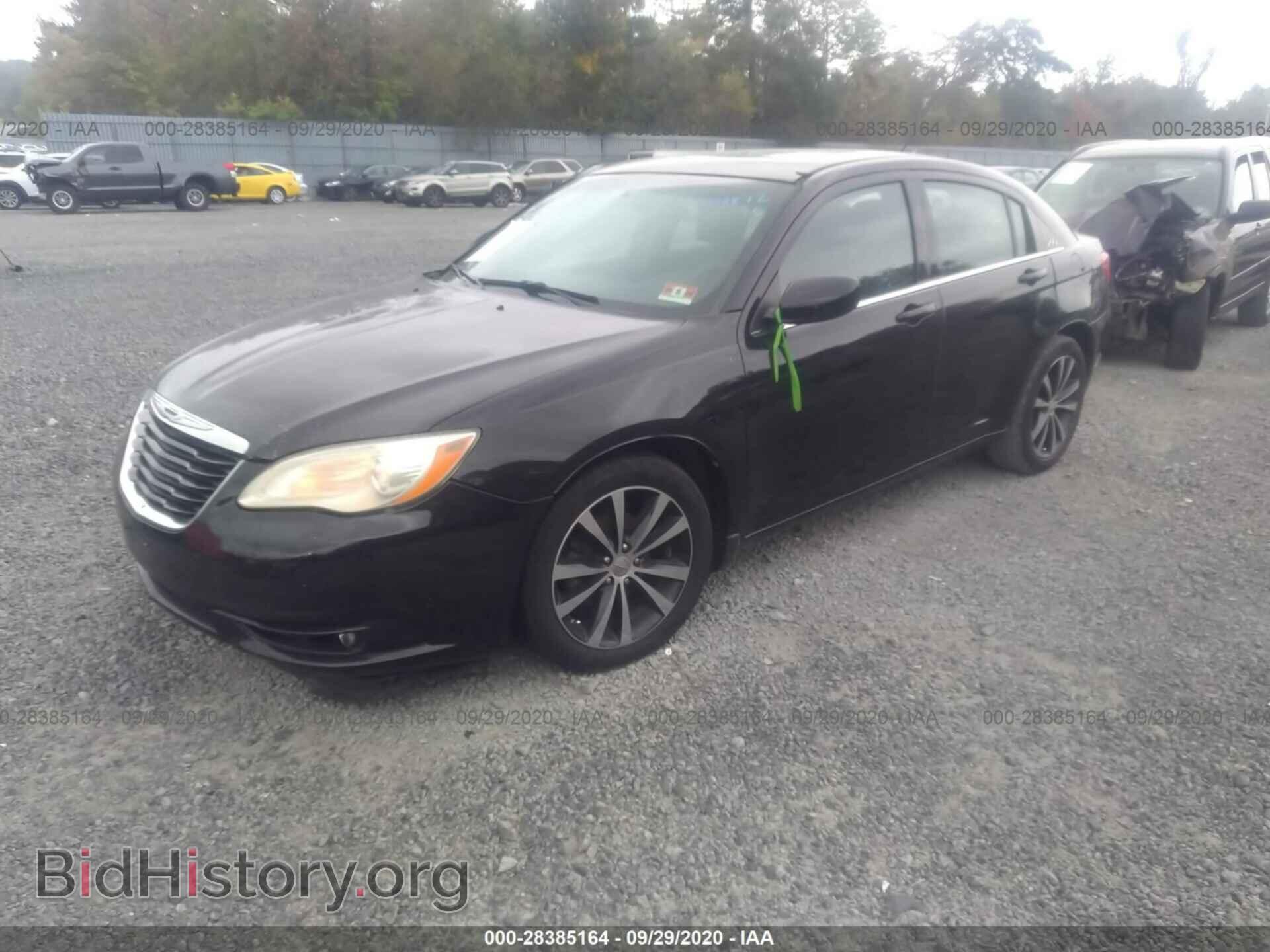 2013 CHRYSLER 200 - VIN: 1C3CCBBG9DN738872 - Фото 2