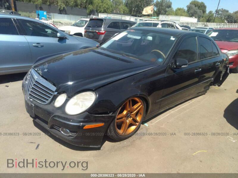 2007 Mercedes-Benz E-CLASS (VIN WDBUF72X77B057392) — фото 2 из 10