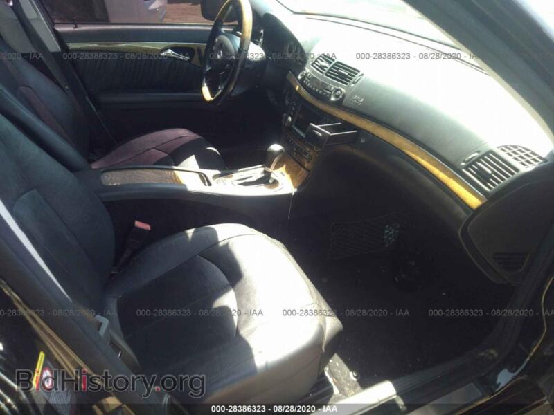 2007 Mercedes-Benz E-CLASS (VIN WDBUF72X77B057392) — фото 5 из 10