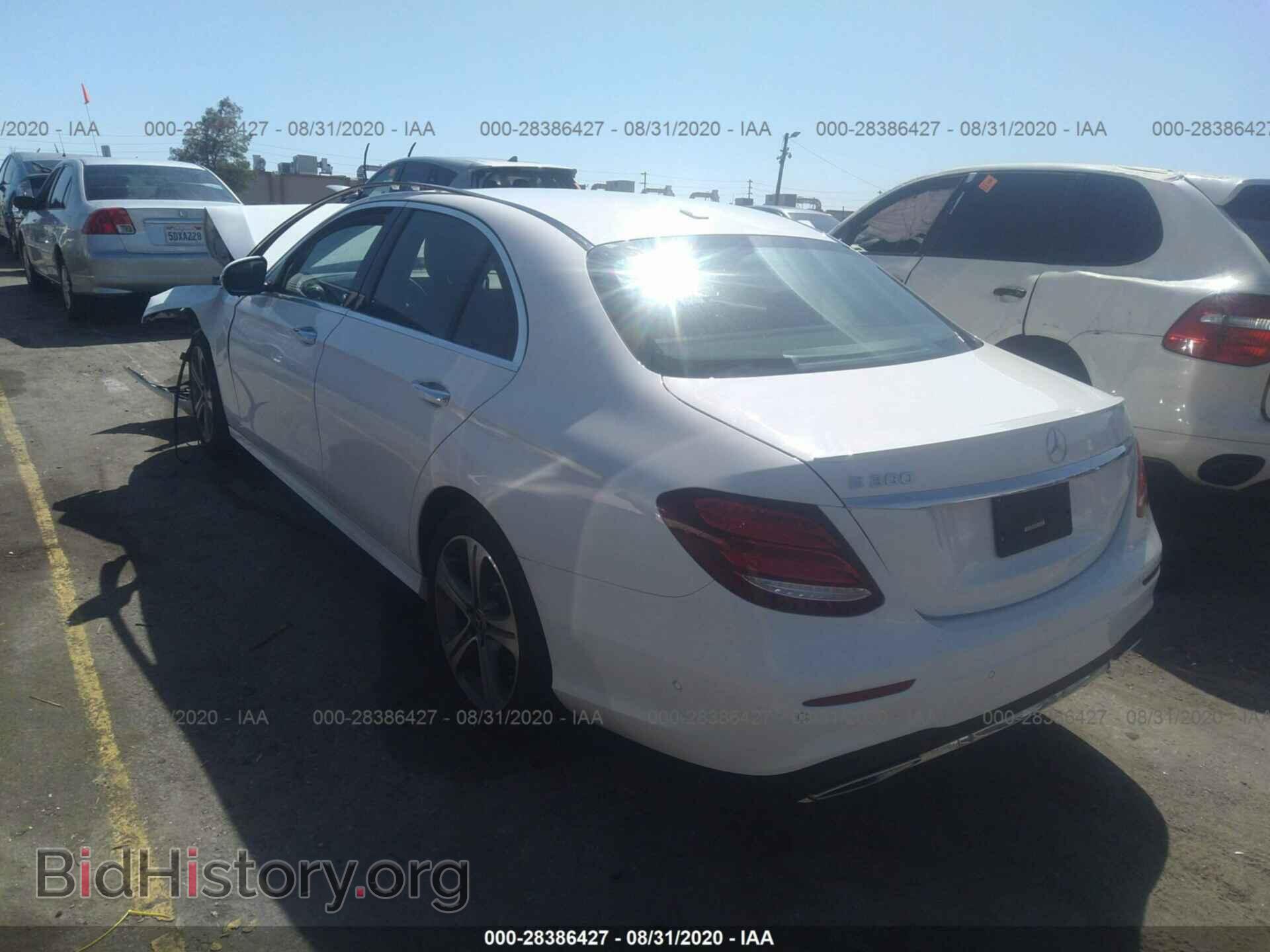 2018 MERCEDES-BENZ E-CLASS - VIN: WDDZF4JB8JA393423 - Фото 3