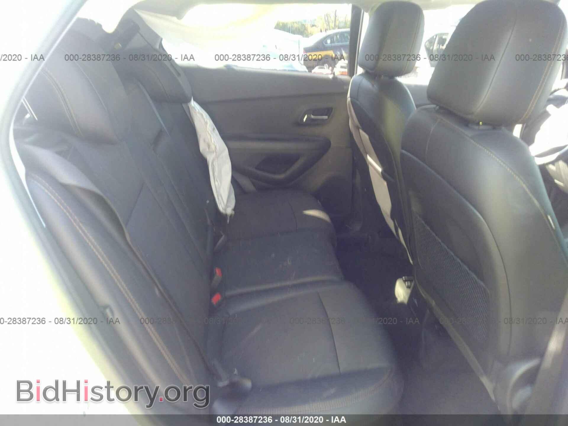 2020 CHEVROLET TRAX - VIN: KL7CJLSB7LB006636 - Photo 8